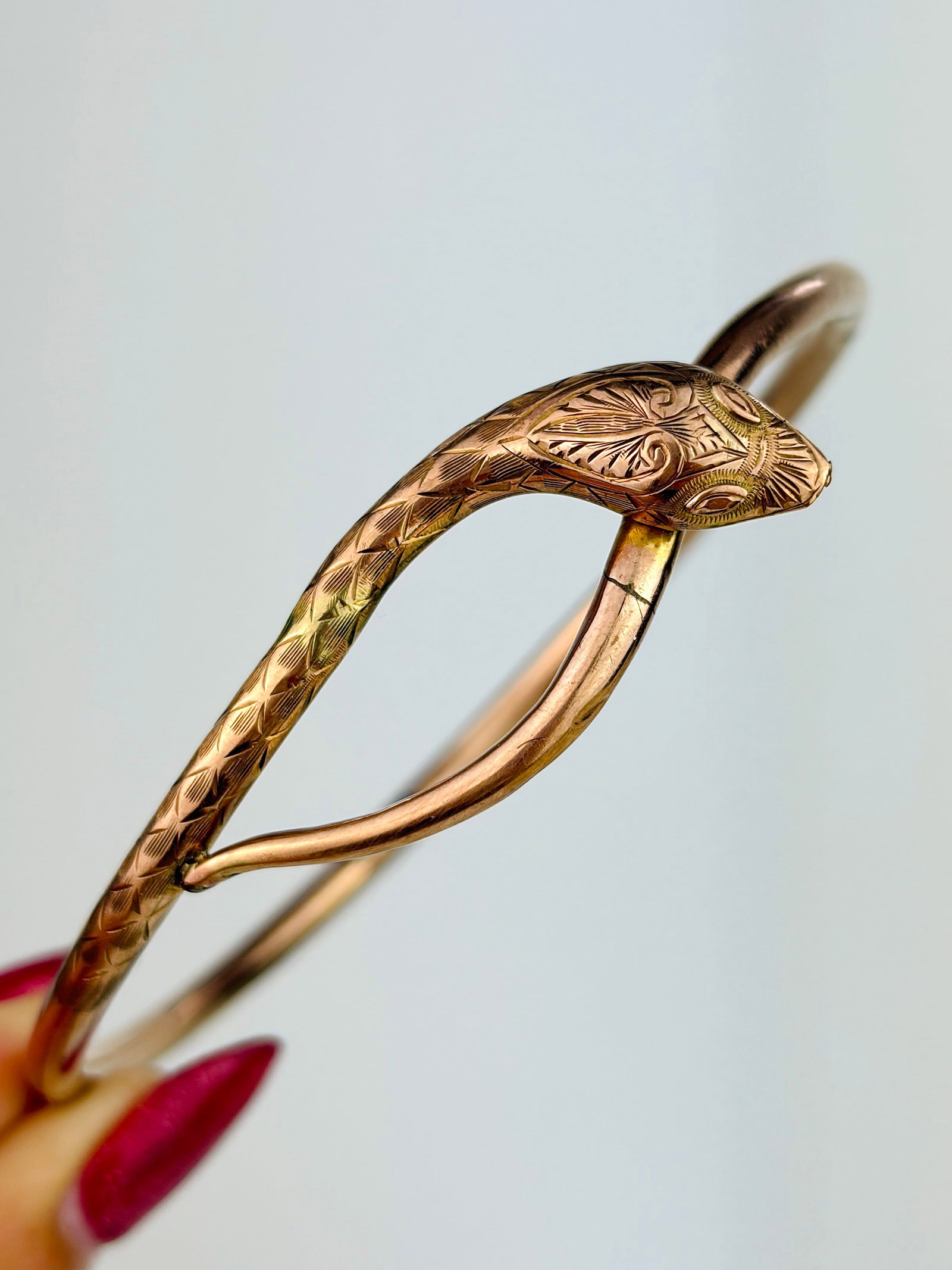 ANTIQUE 9CT GOLD WIDE SNAKE ARM BANGLE/ BRACELET: ANTIQUE 9CT GOLD WIDE SNAKE ARM BANGLE/ BRACELET