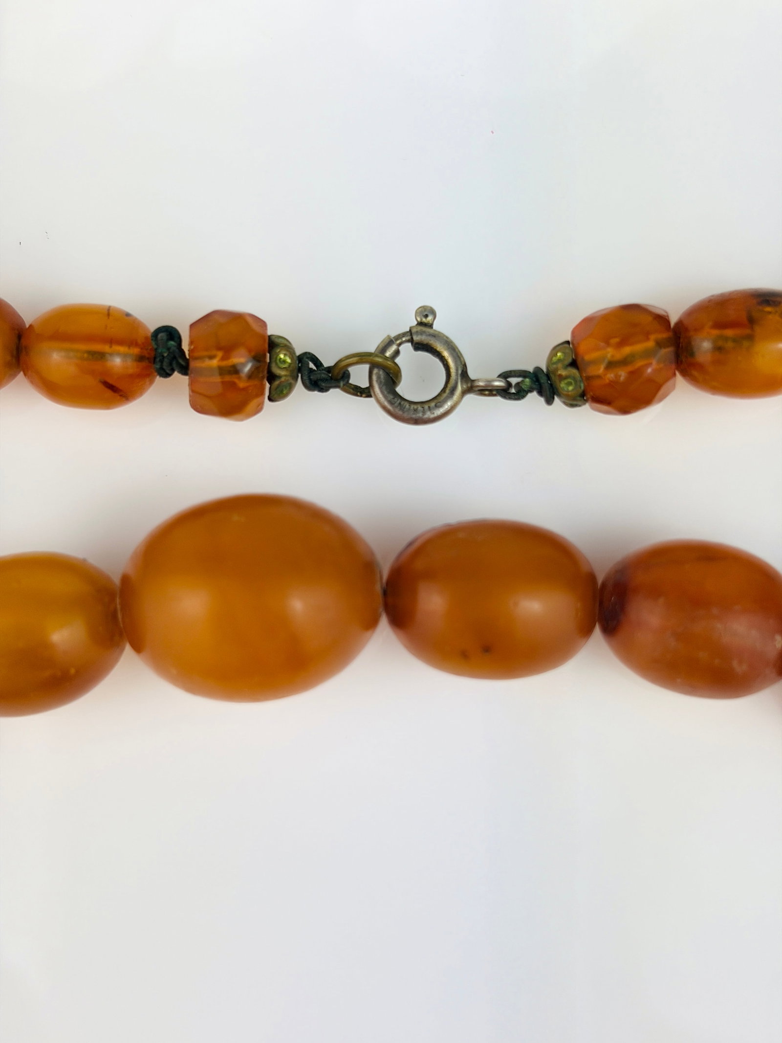 AMBER BAKELITE BEADED NECKLACE - 3