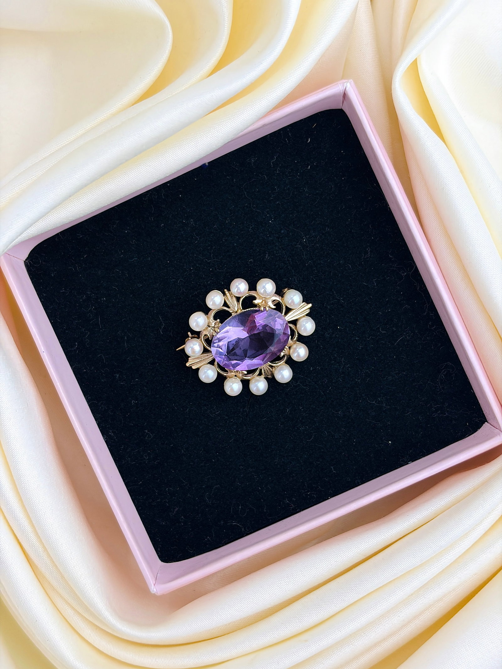 Vintage 9ct Yellow Gold Amethyst and Pearl Brooch - 7