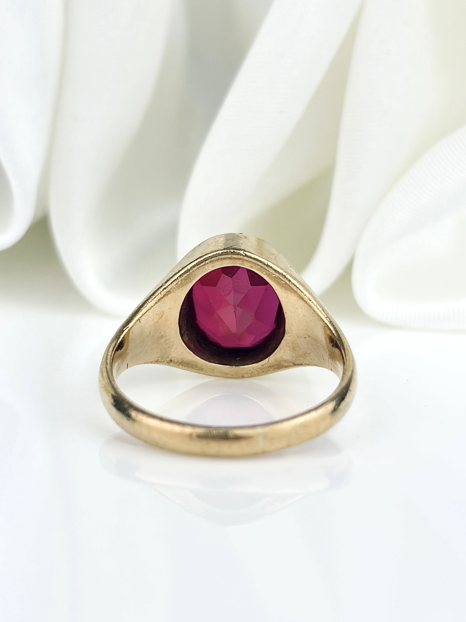 VINTAGE C.1961 CHUNKY 9CT YELLOW GOLD RUBY SIGNET RING - 3