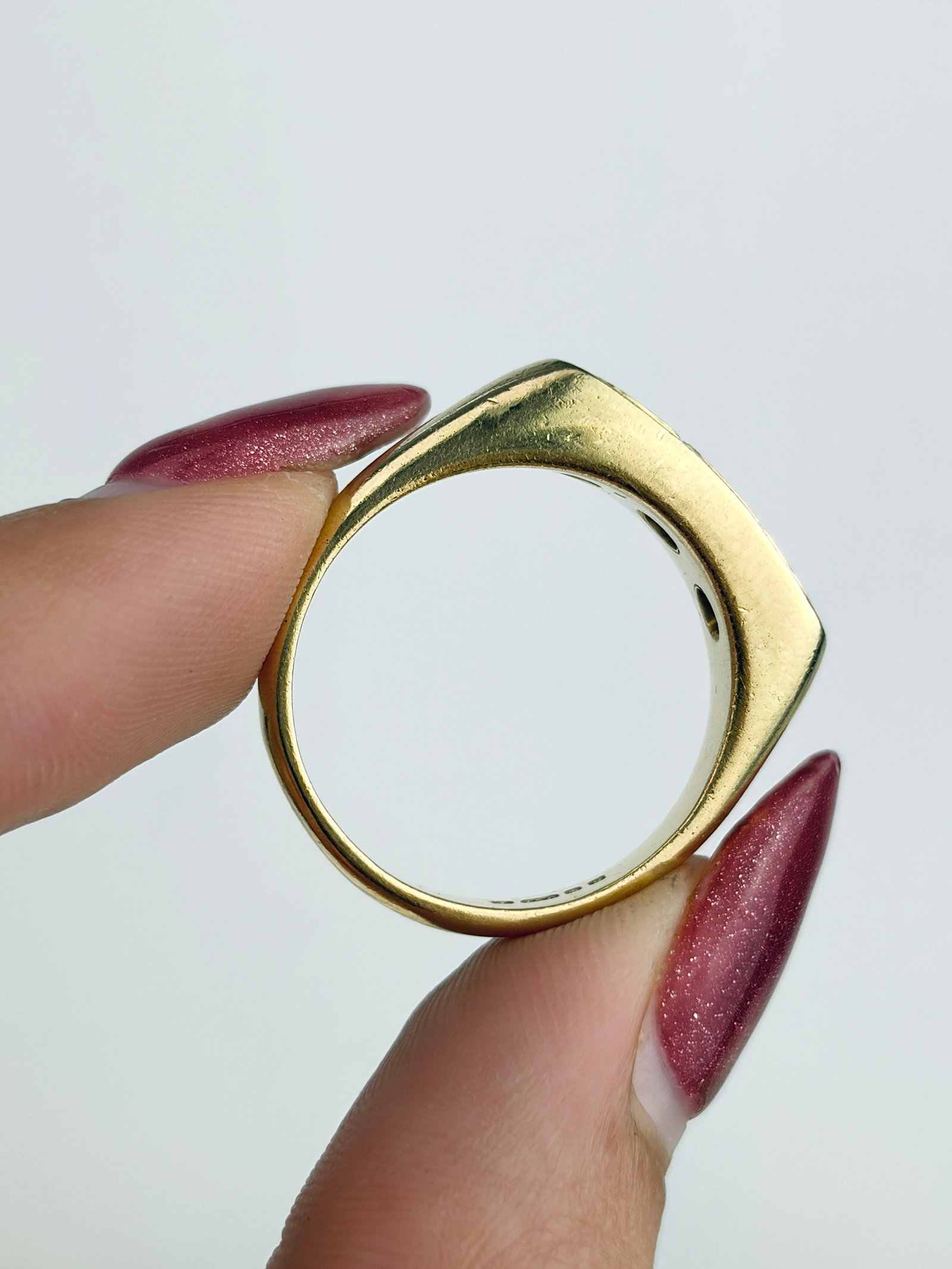 Vintage c.1976 Chunky 3 Stone Diamond Boat Ring in 18ct Yellow Gold - 6