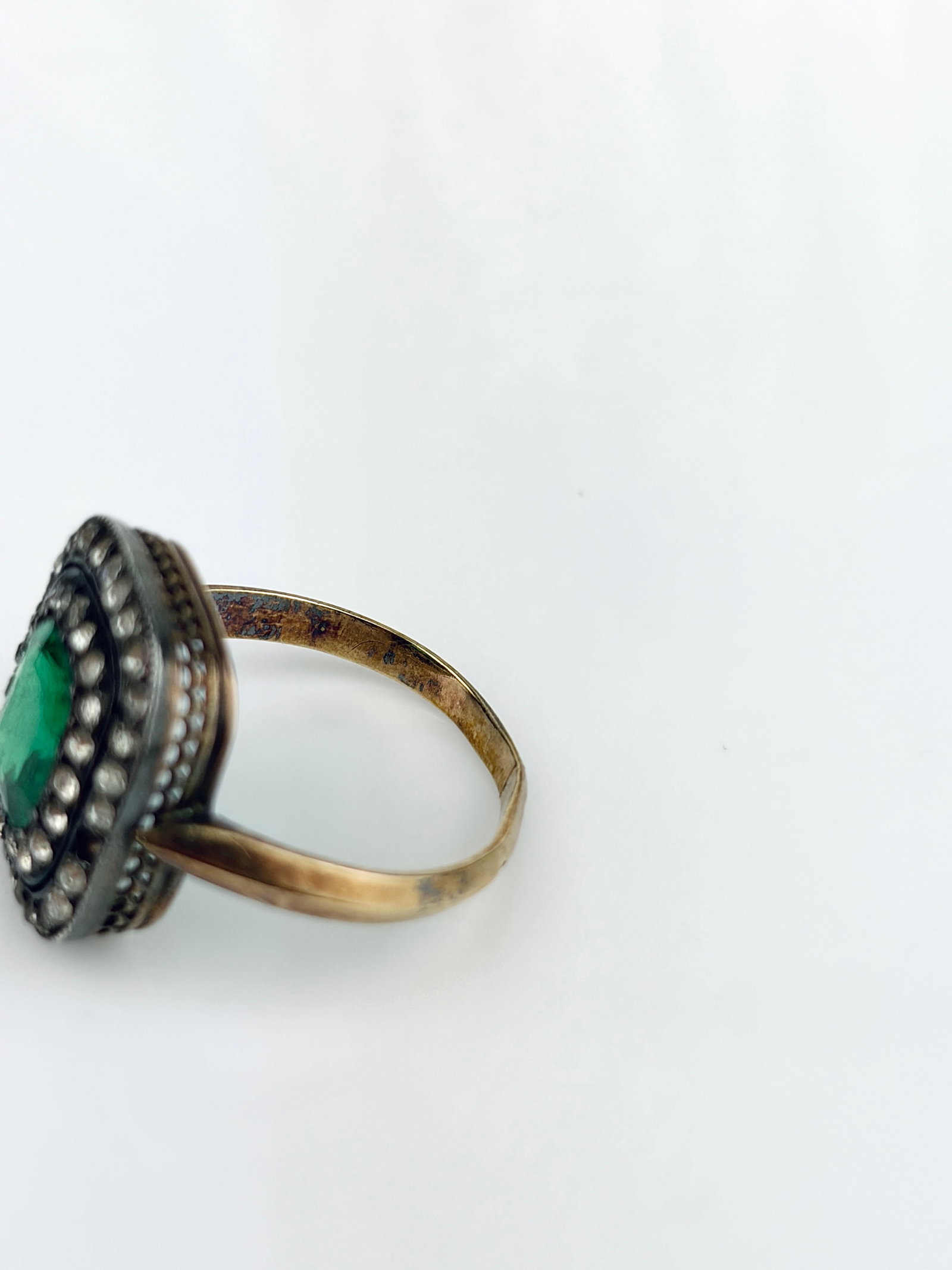 Antique 9ct Gold Green and White Paste Cluster Ring - 5