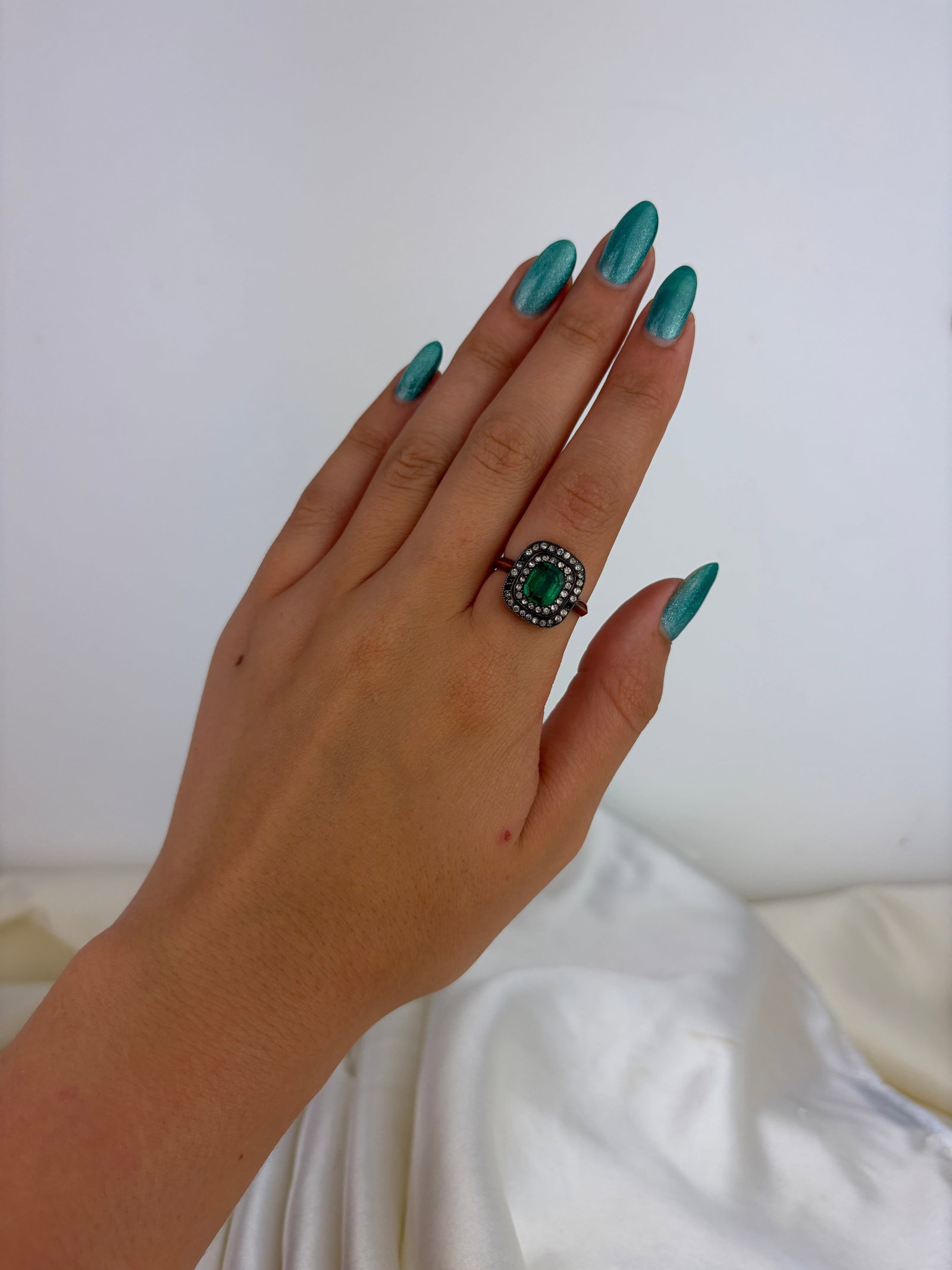 Antique 9ct Gold Green and White Paste Cluster Ring - 6