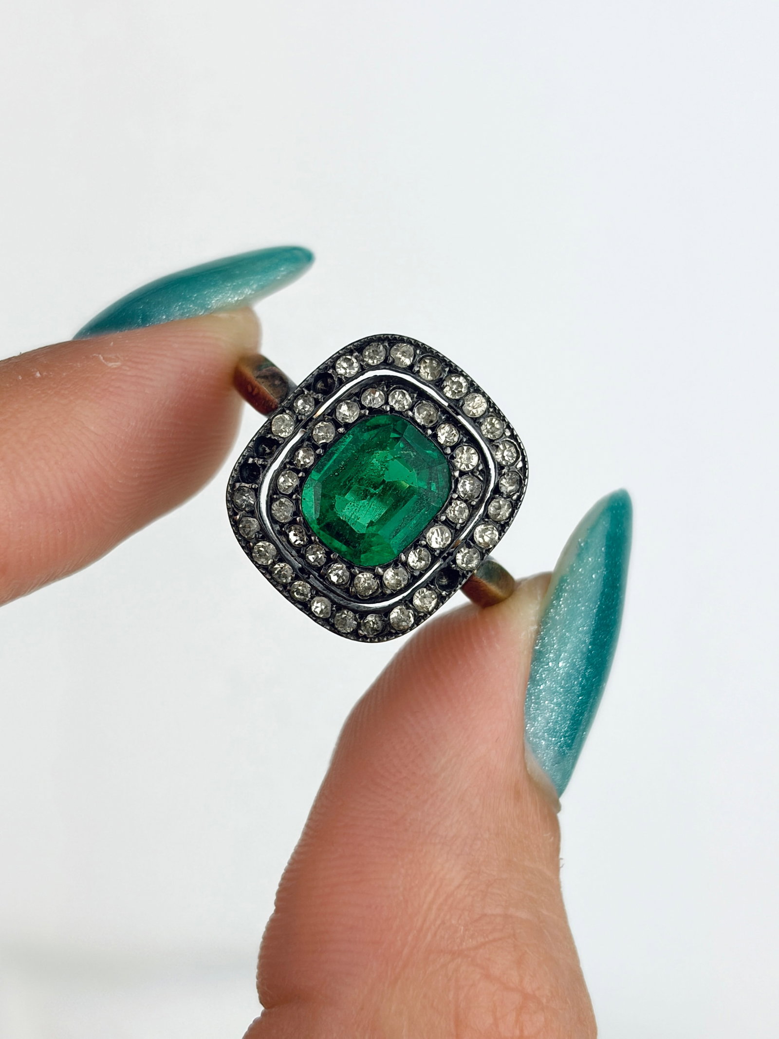 Antique 9ct Gold Green and White Paste Cluster Ring - 8