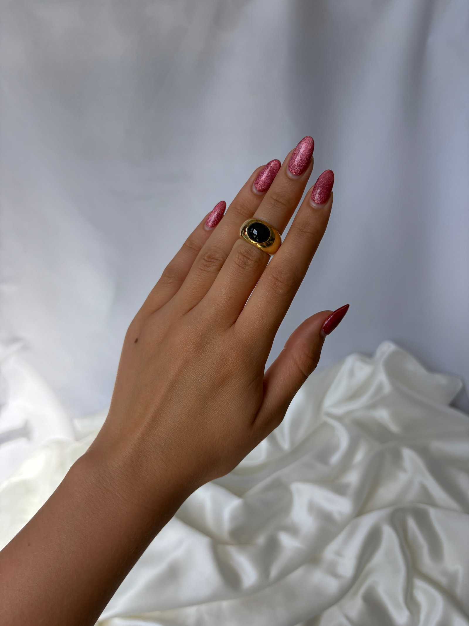 Heavy Vintage 18ct Yellow Gold Cabochon Sapphire Band Ring - 9