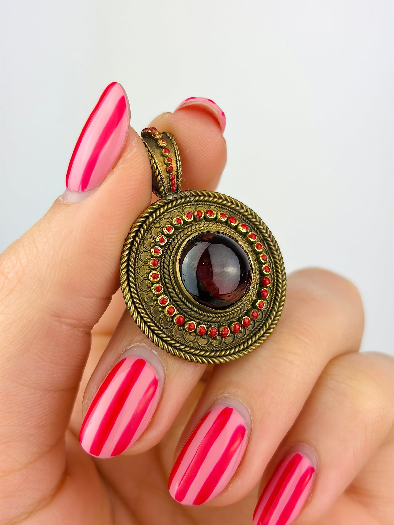 Antique Round Detailed Pendant - 2