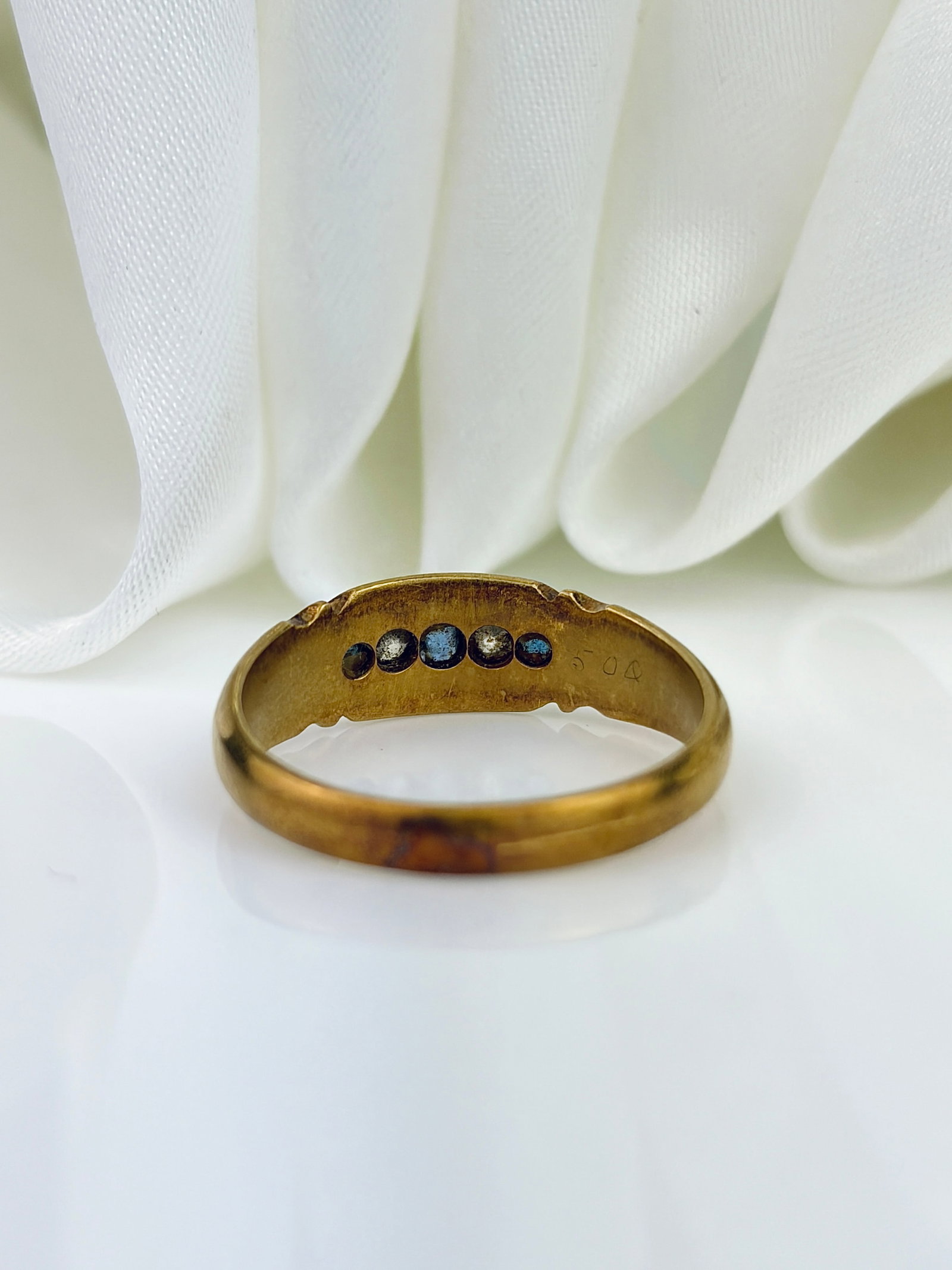 ANTIQUE VICTORIAN 18CT YELLOW GOLD SAPPHIRE AND DIAMOND BOAT RING - 3