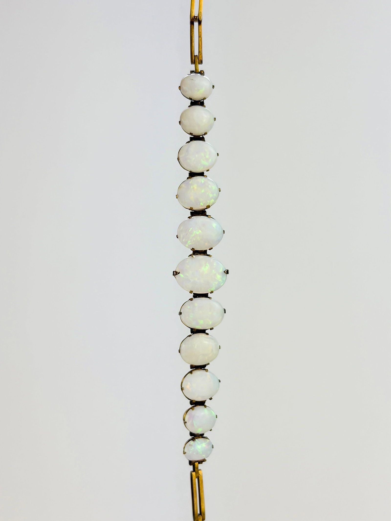 ANTIQUE OPAL LINE BRACELET IN GOLD: ANTIQUE OPAL LINE BRACELET IN GOLD