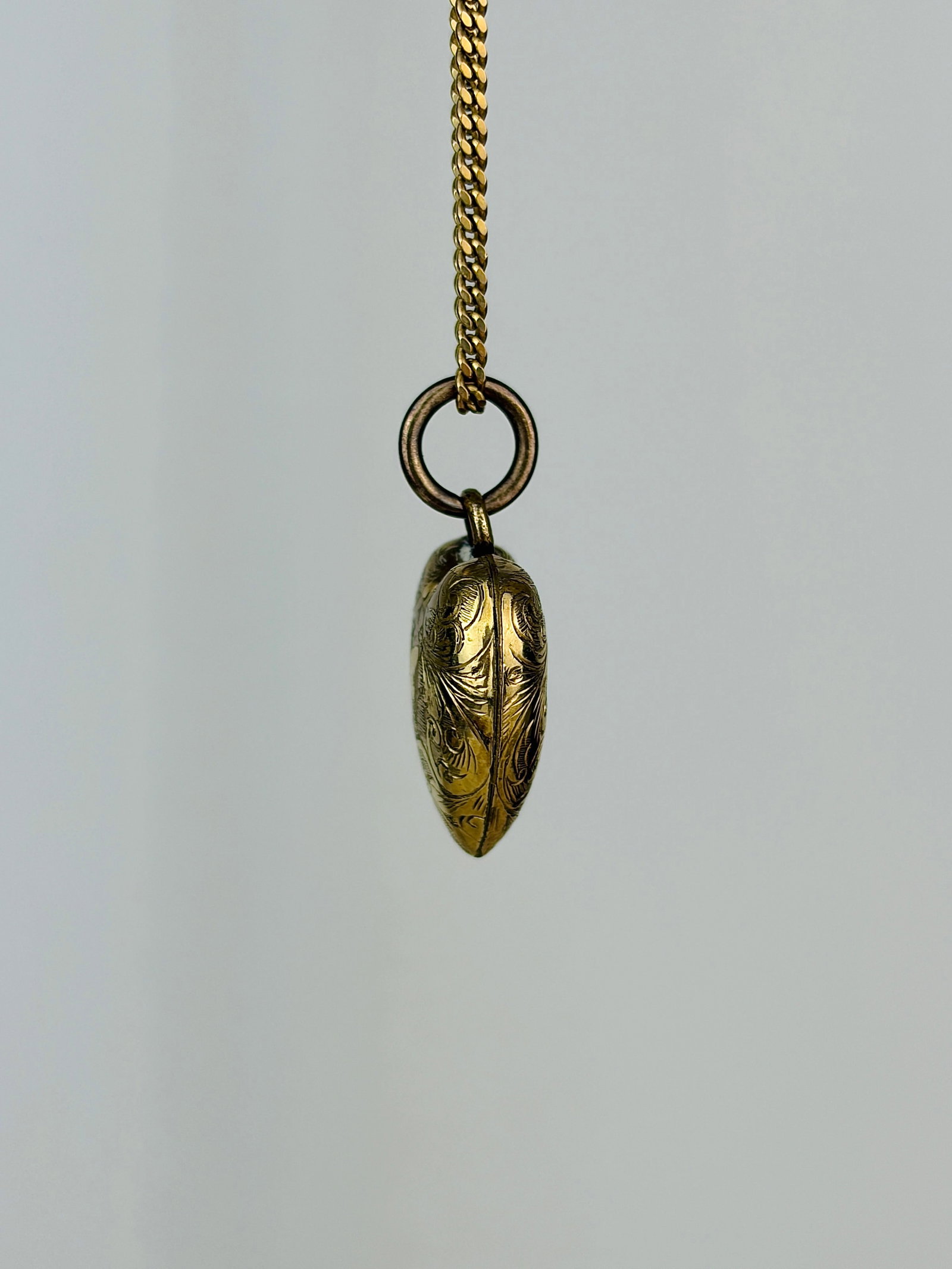 GEORGIAN ERA GOLD LOCKET BACK ORNATE HEART PENDANT - 2