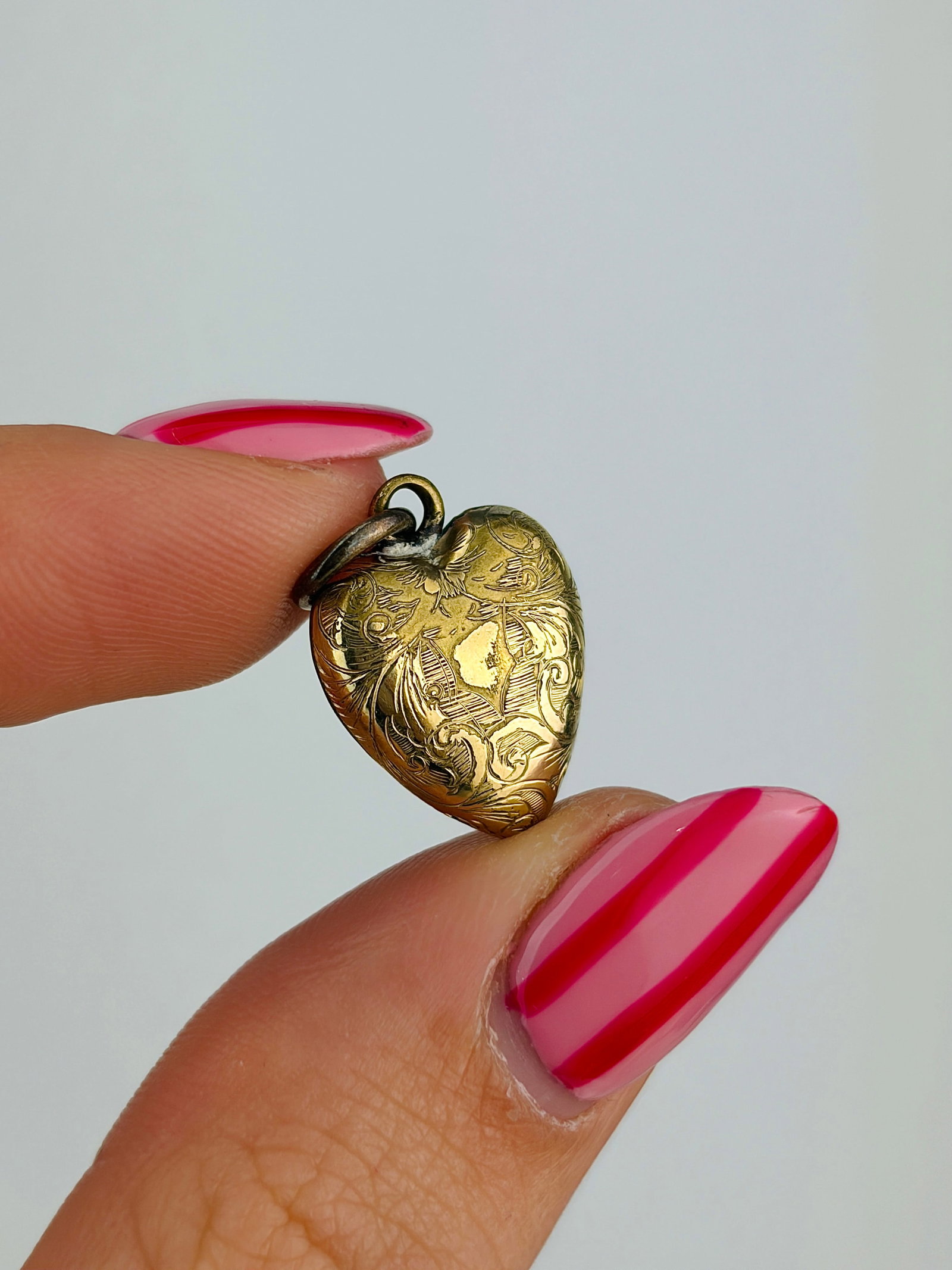 GEORGIAN ERA GOLD LOCKET BACK ORNATE HEART PENDANT - 4