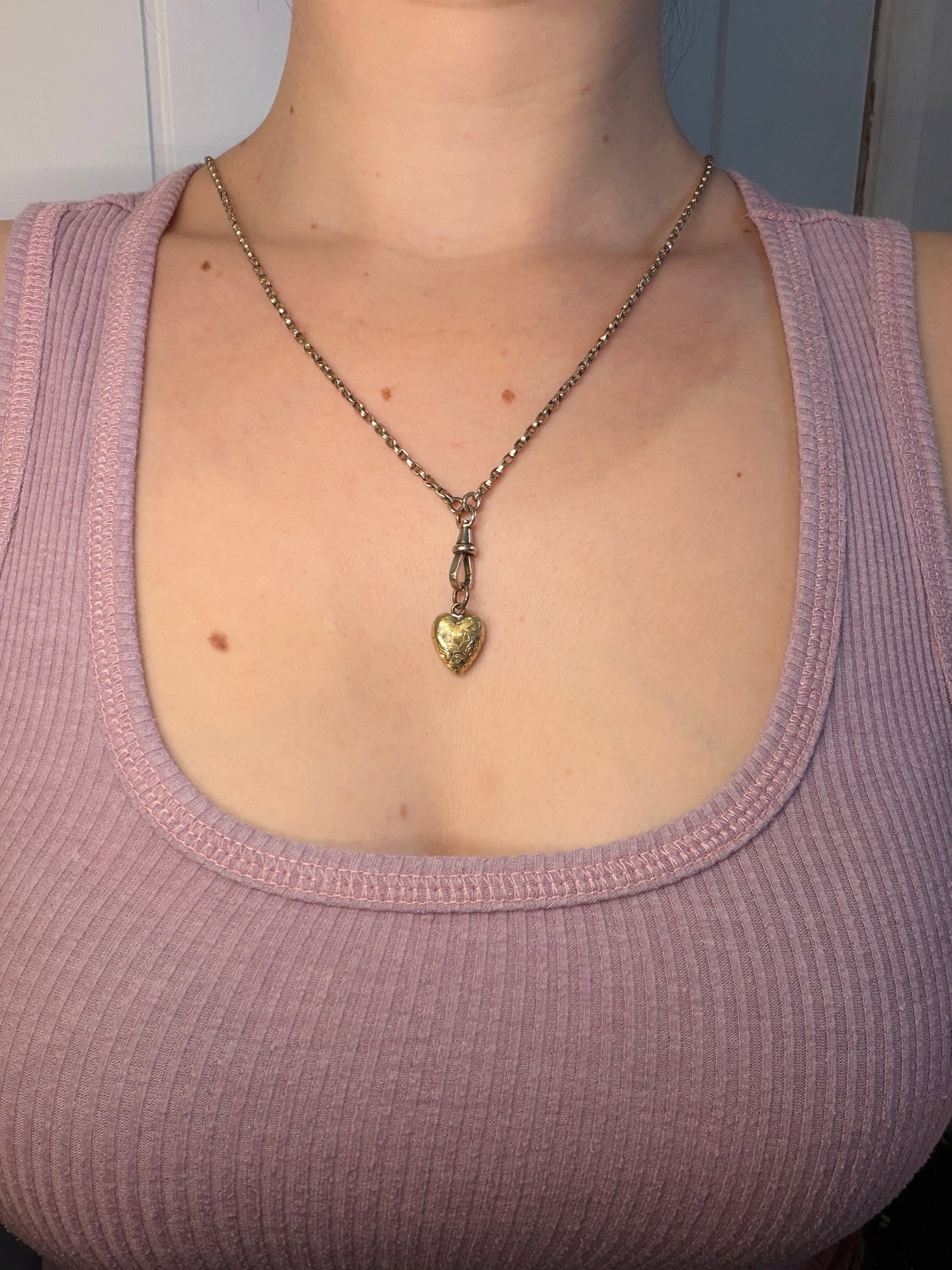 GEORGIAN ERA GOLD LOCKET BACK ORNATE HEART PENDANT - 6