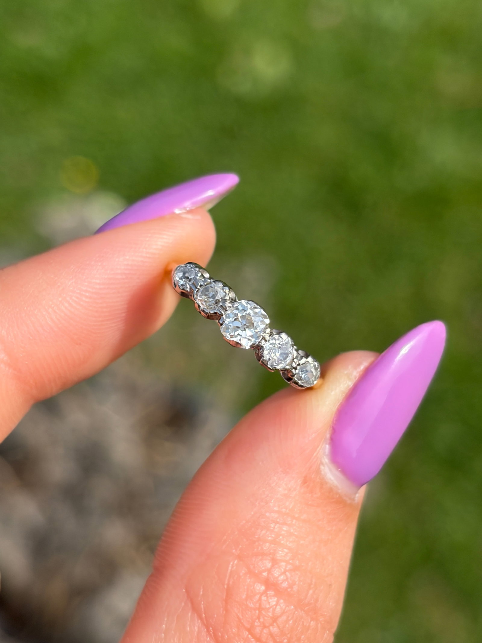 SMALL SIZE ANTIQUE DIAMOND 5 STONE RING IN GOLD - 2