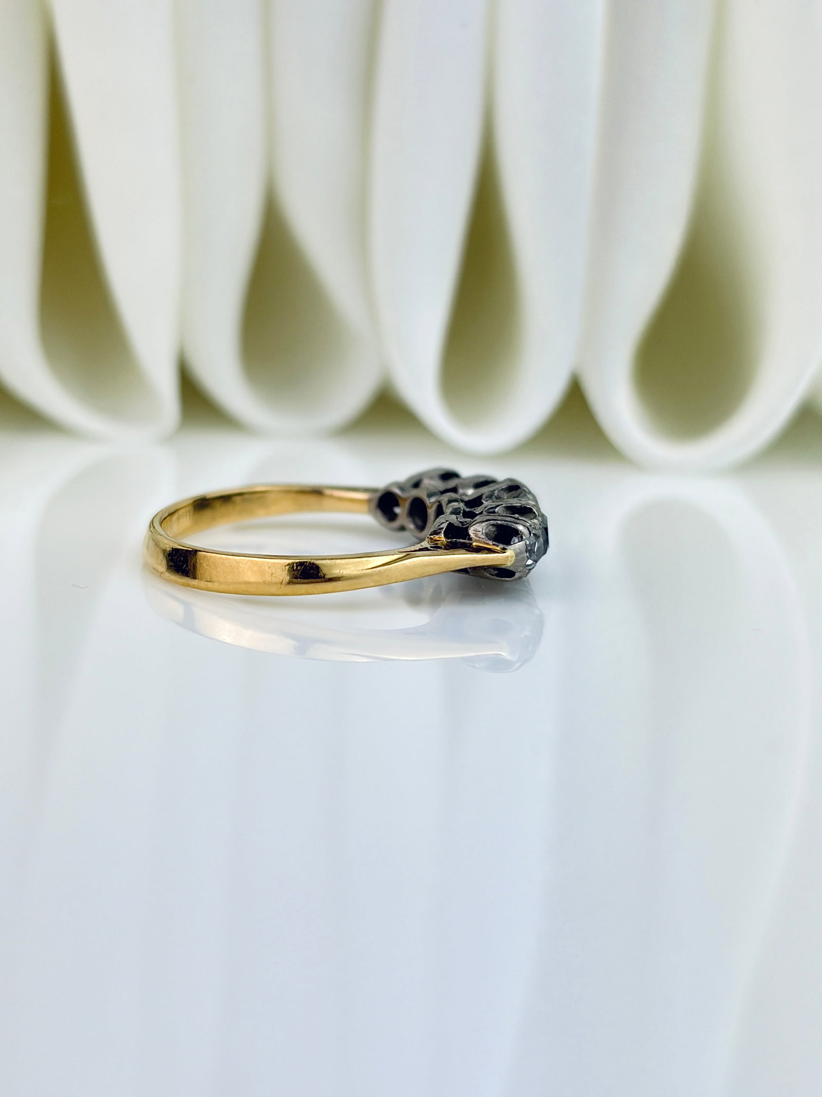 SMALL SIZE ANTIQUE DIAMOND 5 STONE RING IN GOLD - 3
