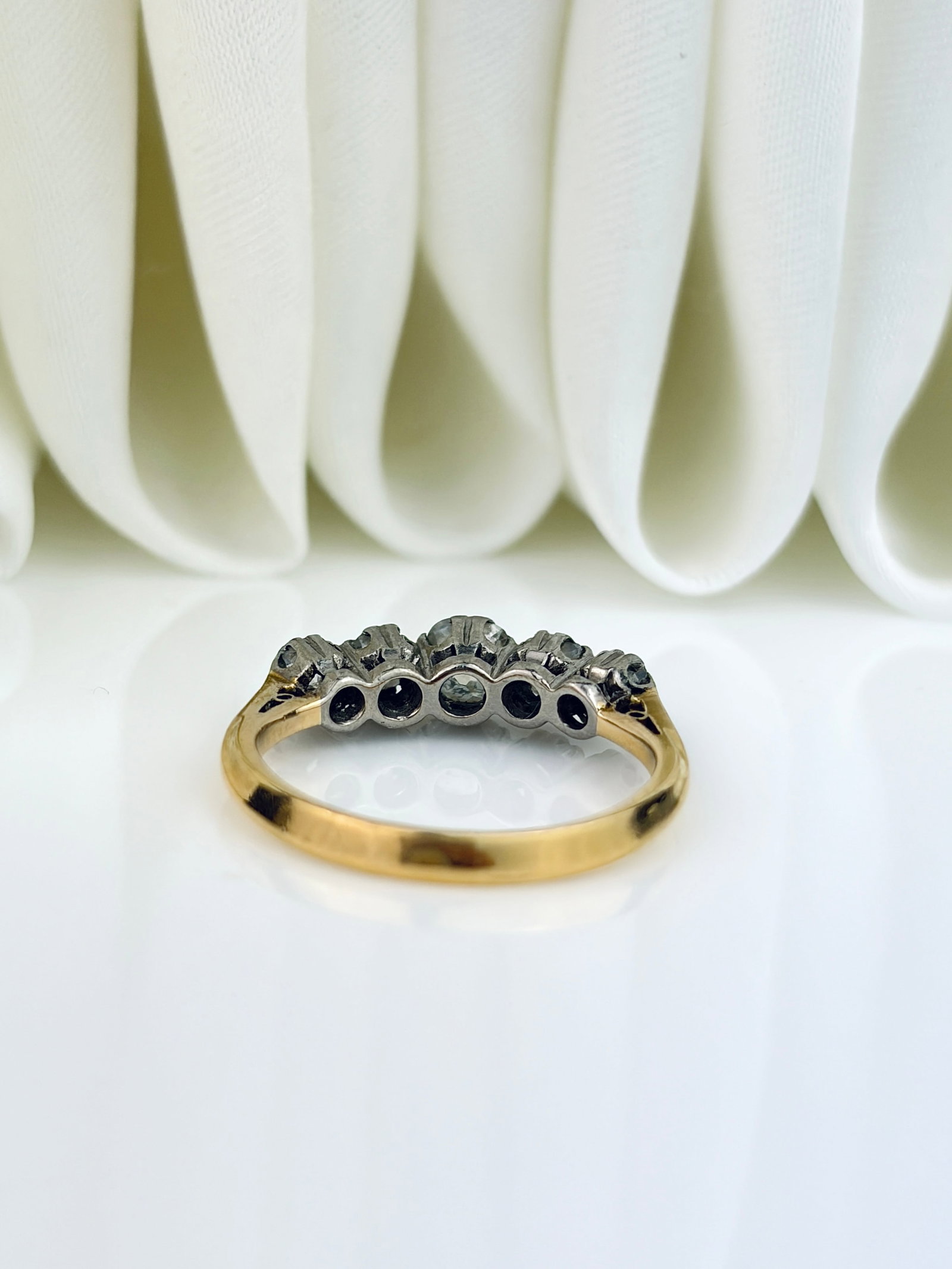 SMALL SIZE ANTIQUE DIAMOND 5 STONE RING IN GOLD - 4