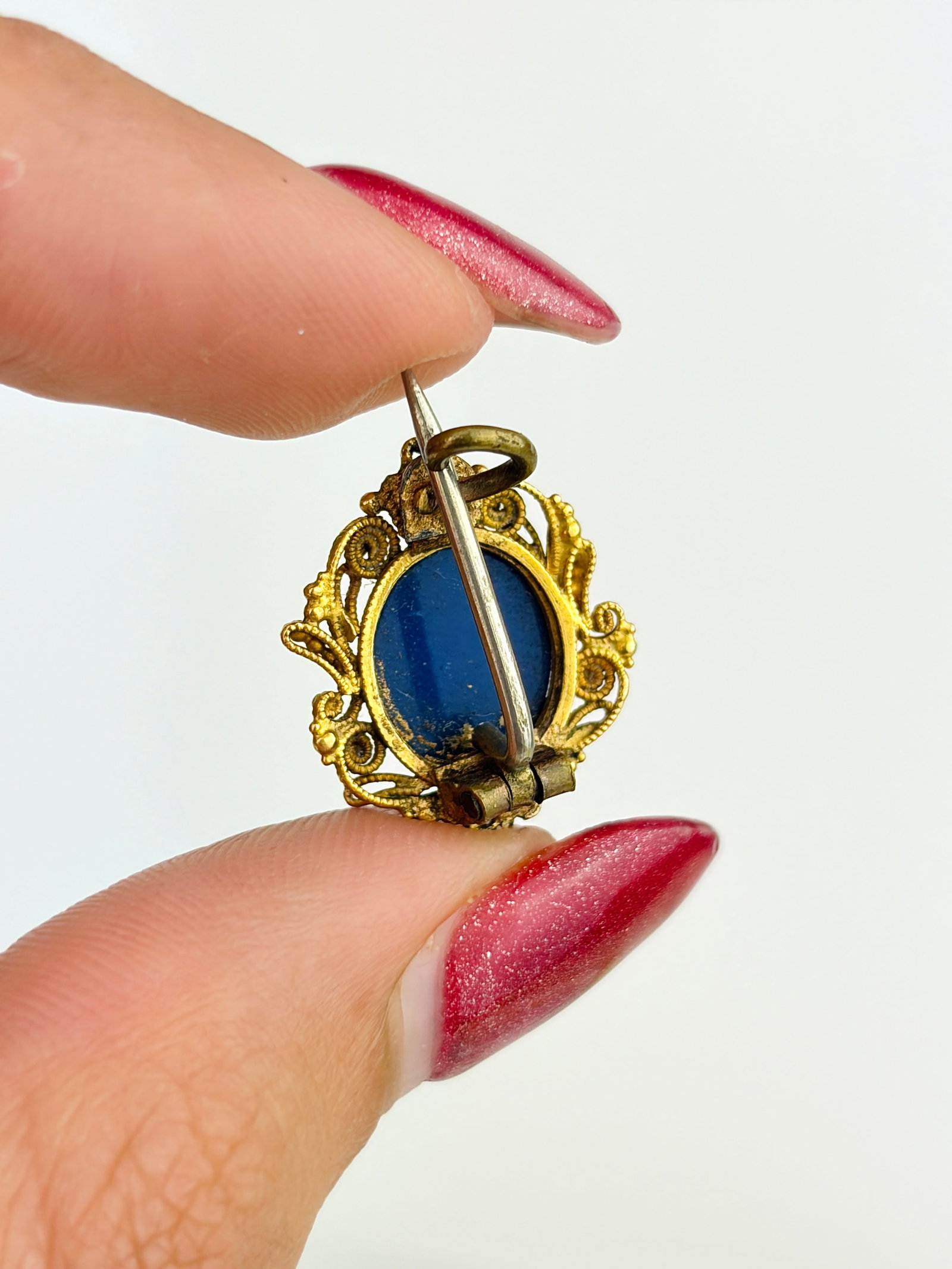 Sweet Antique Georgian Era Micro Mosaic Brooch in 18ct Yellow Gold - 3