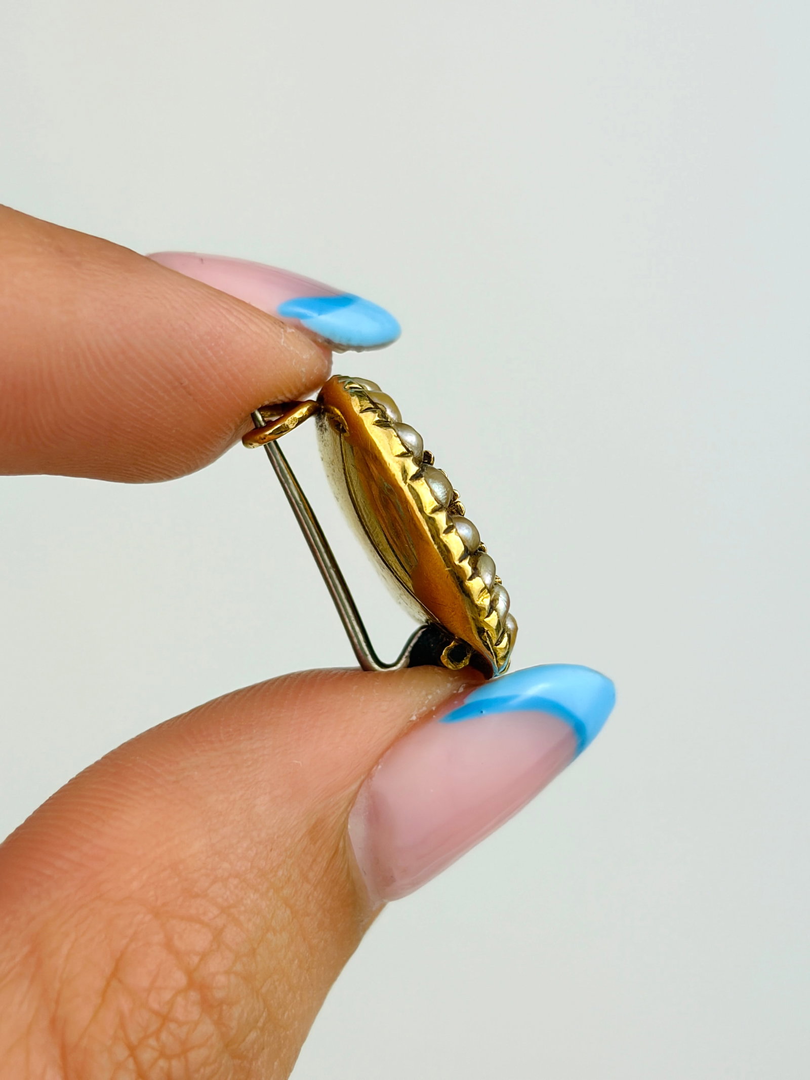 ANTIQUE GEORGAIN FOILED TOPAZ AND PEARL BROOCH IN GOLD - 2