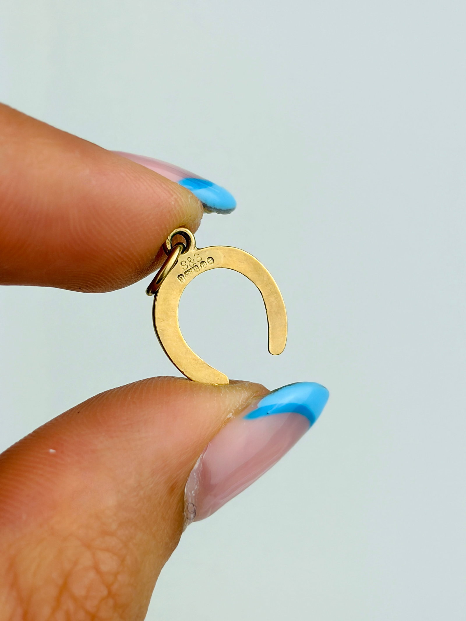 VINTAGE 9CT GOLD LUCKY HORSESHOE CHARM - 3