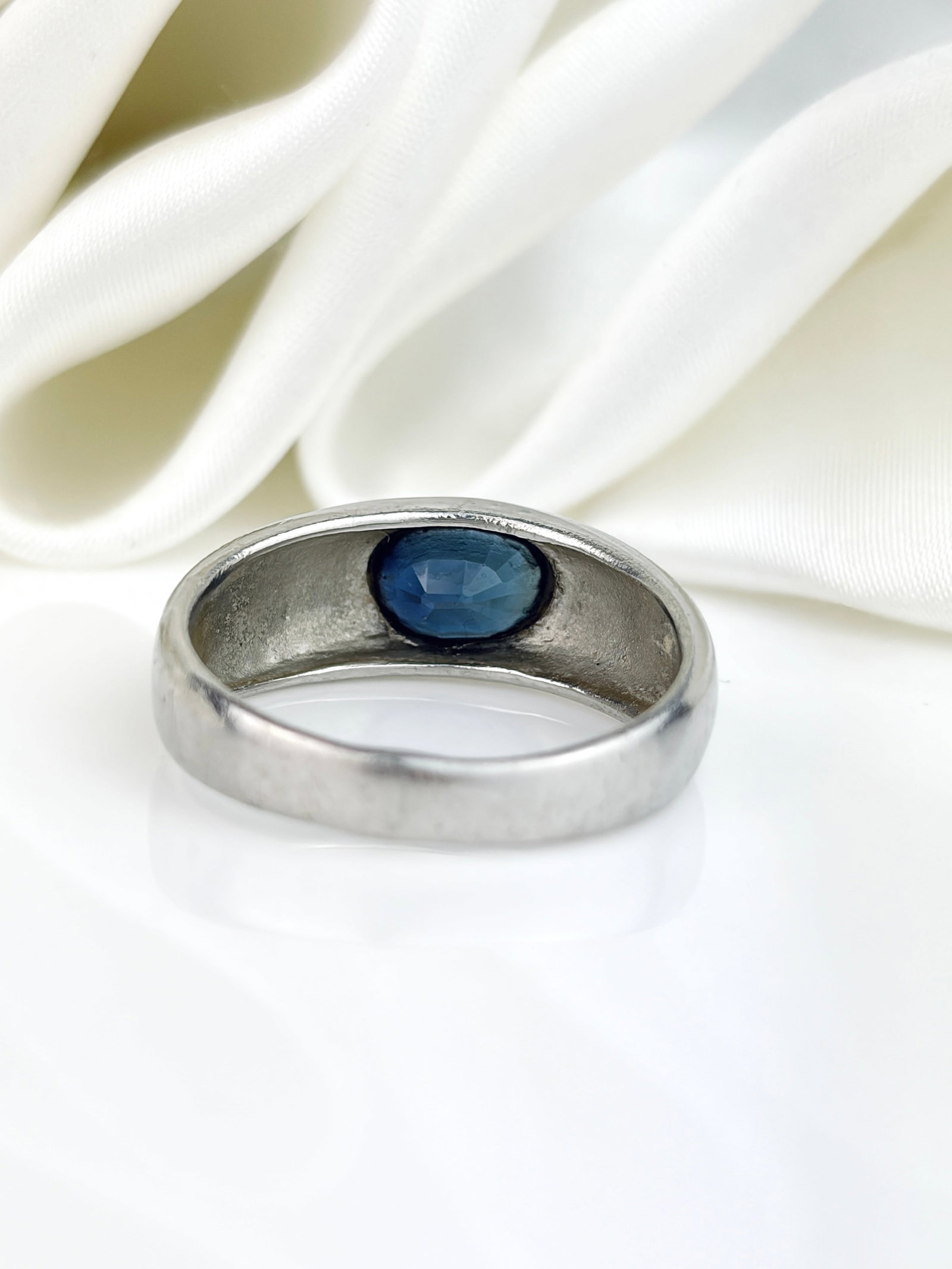 Wonderful Platinum Chunky East West Sapphire Ring - 3