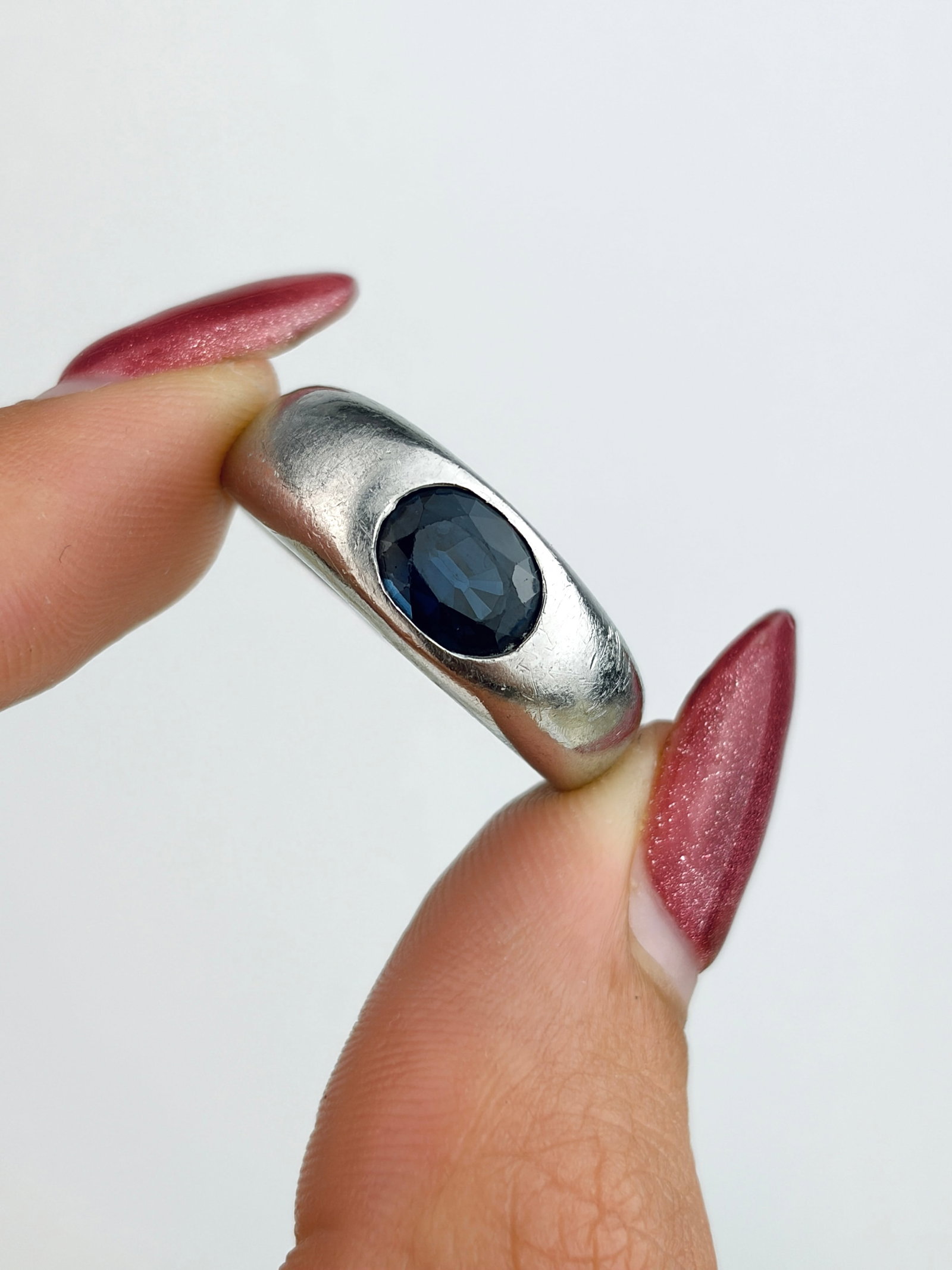 Wonderful Platinum Chunky East West Sapphire Ring - 5