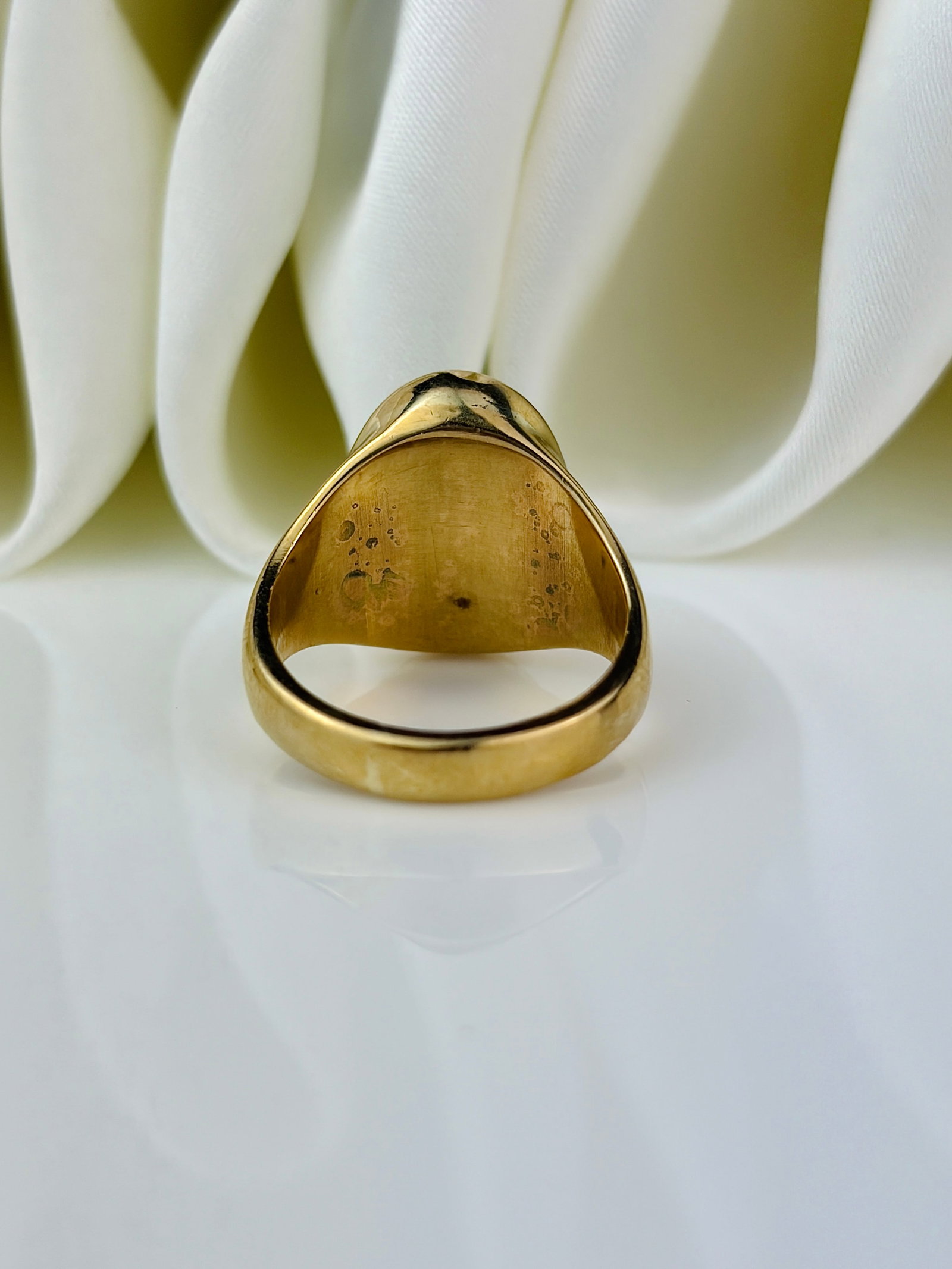 chunky heavy 9ct yellow gold jadeite signet style ring - 3