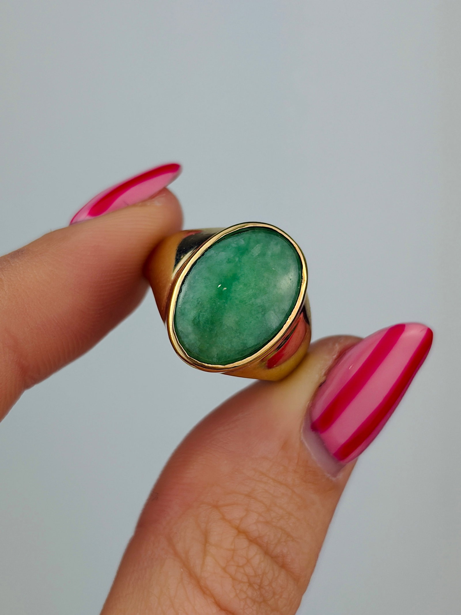 chunky heavy 9ct yellow gold jadeite signet style ring - 5