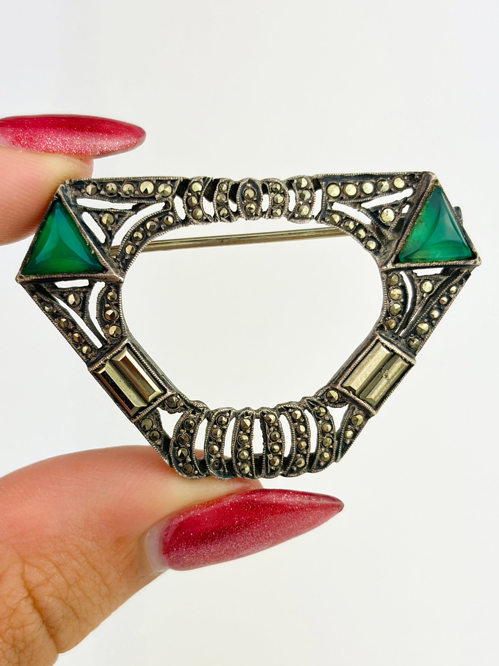 ART DECO ERA ANTIQUE SILVER MARCASITE AND PASTE BROOCH: ART DECO ERA ANTIQUE SILVER MARCASITE AND PASTE BROOCH