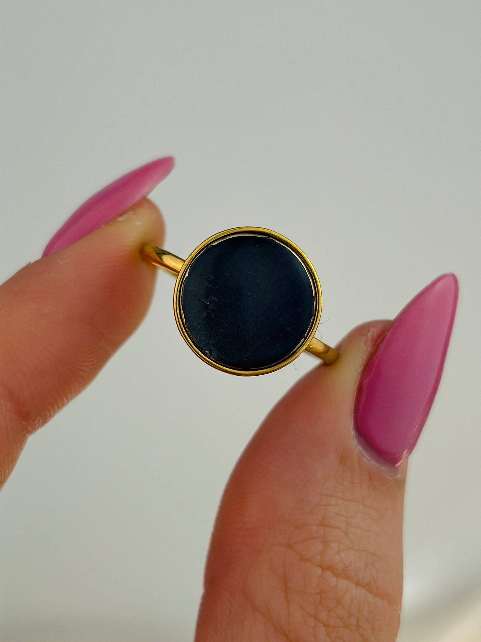 ANTIQUE ROUND LOCKET FRONT RING IN YELLOW GOLD - 5