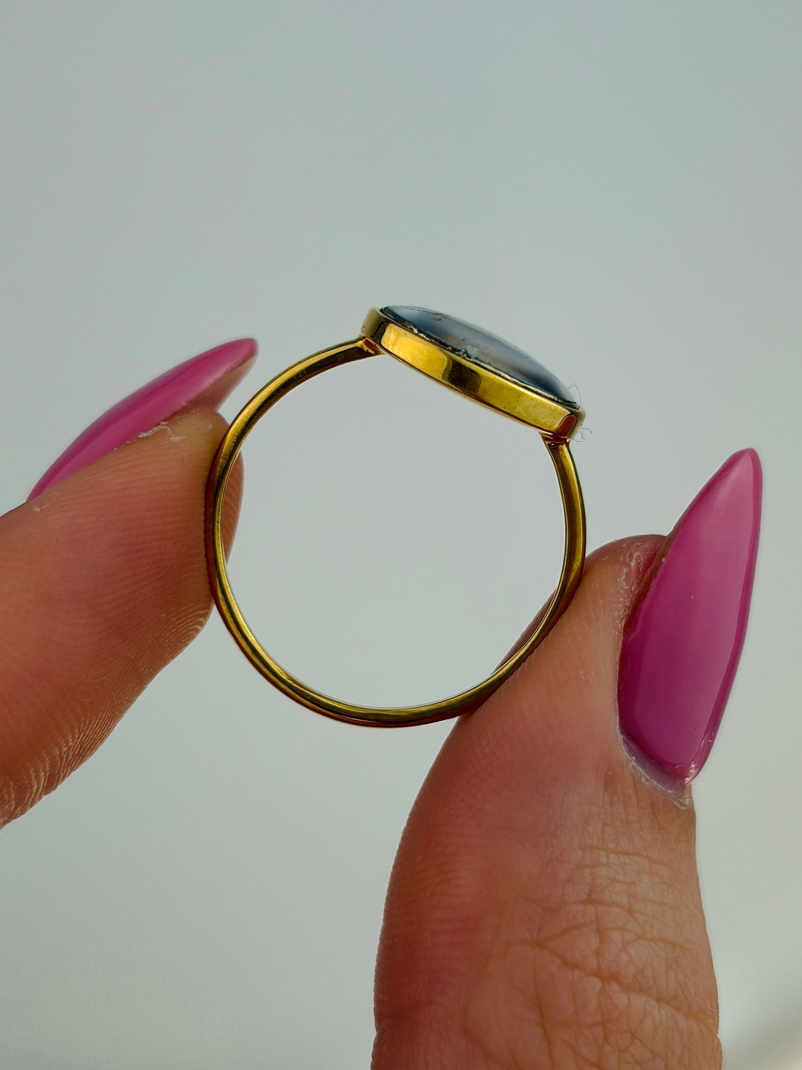 ANTIQUE ROUND LOCKET FRONT RING IN YELLOW GOLD - 6