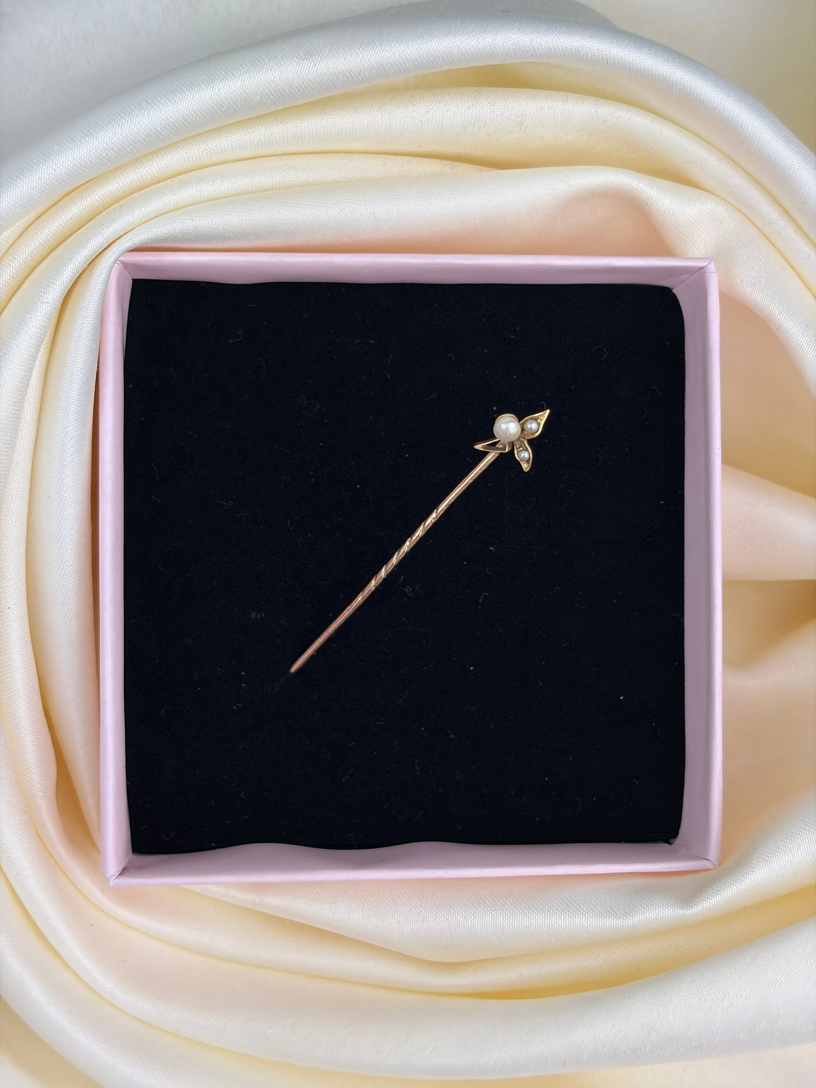 sweet 9ct gold pearl stick pin brooch - 5