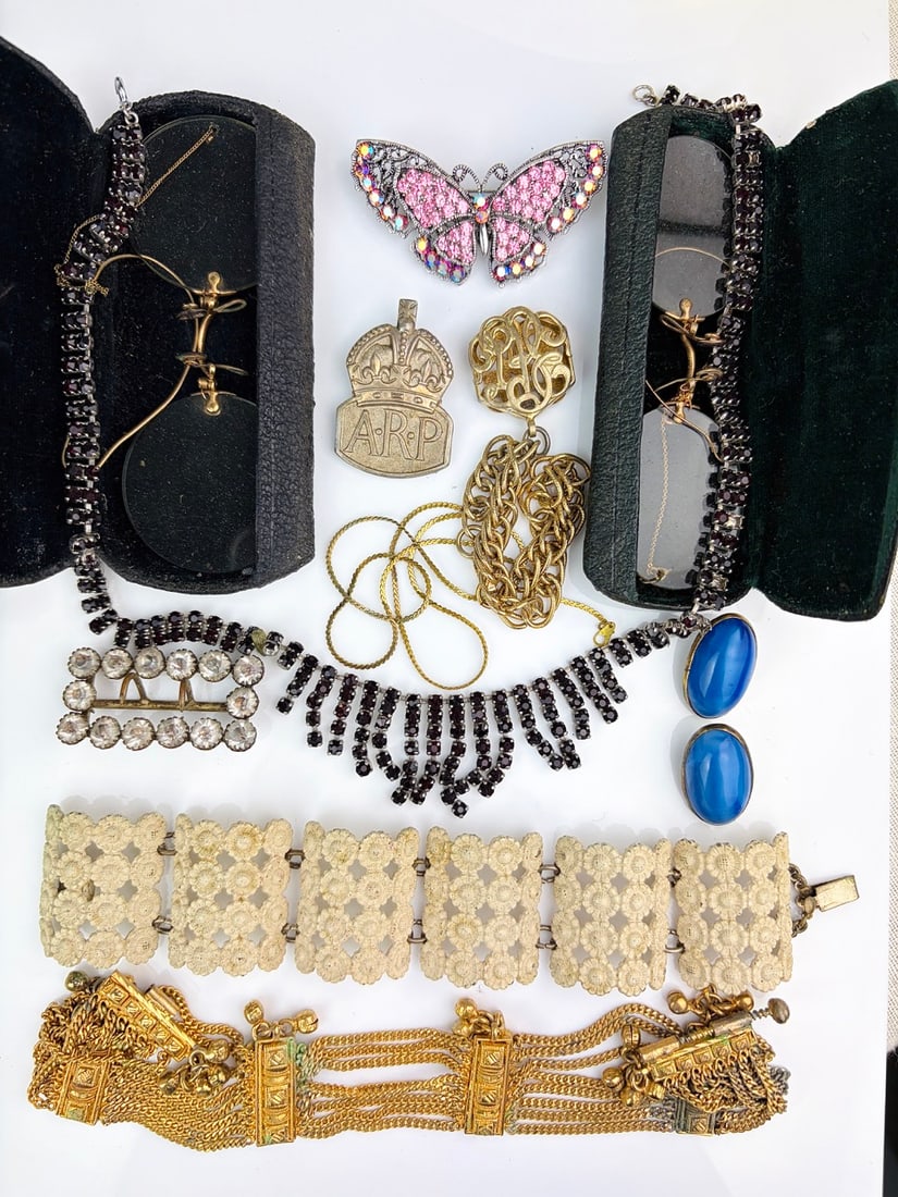 MIXED LOT 2X GLASSES, BRACELETS ETC (1 of 5)