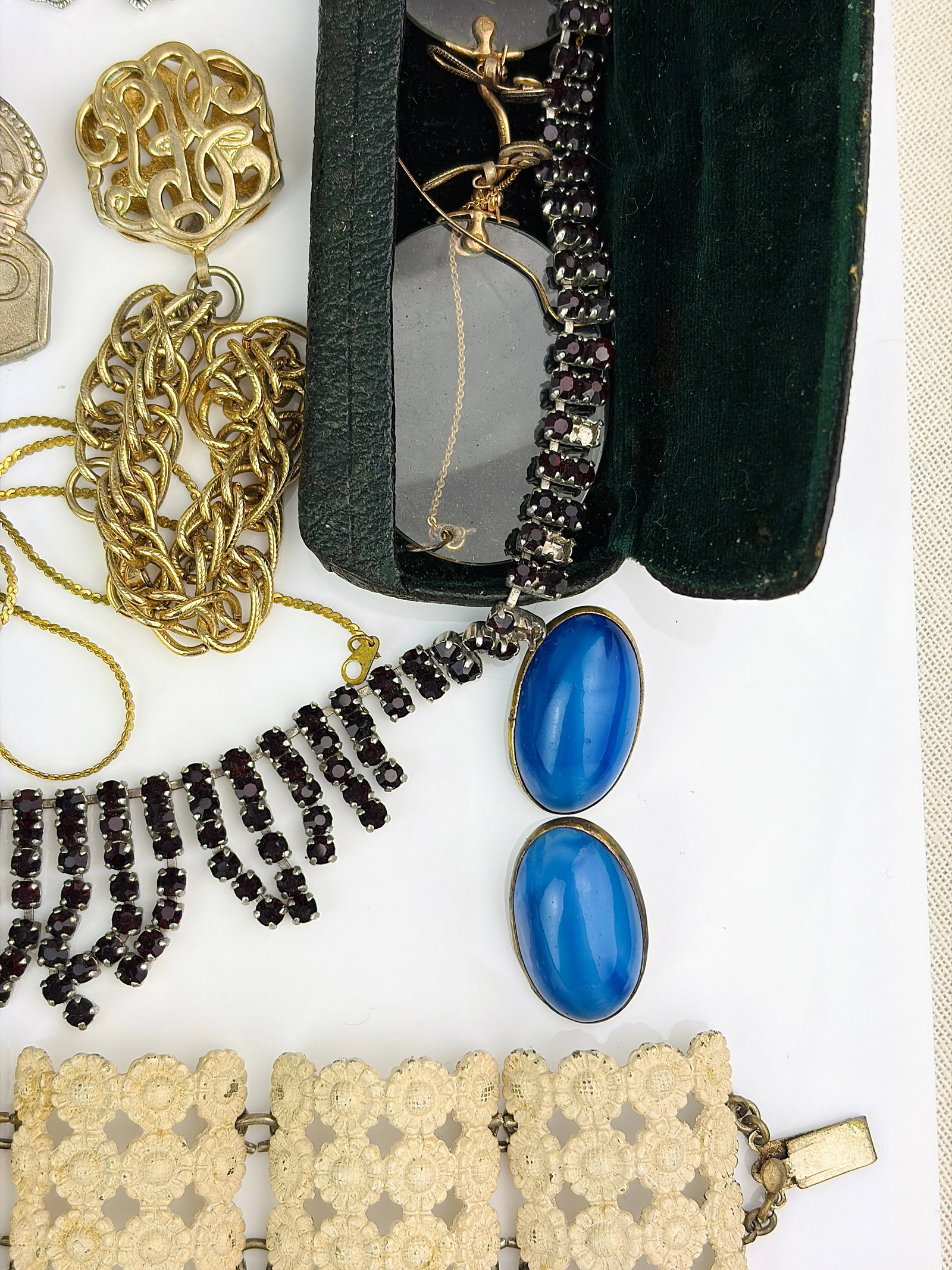 MIXED LOT 2X GLASSES, BRACELETS ETC - 4