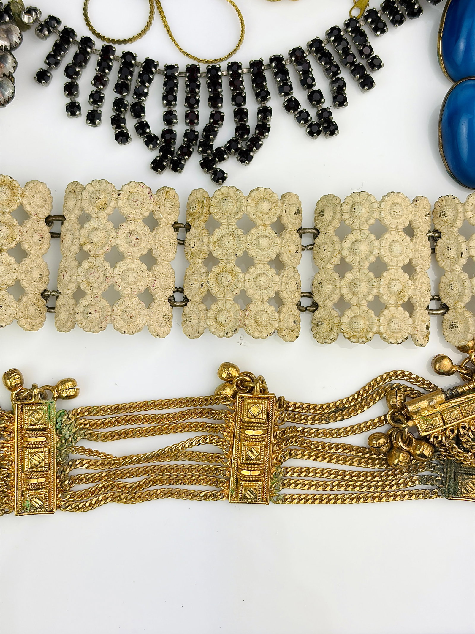 MIXED LOT 2X GLASSES, BRACELETS ETC - 5