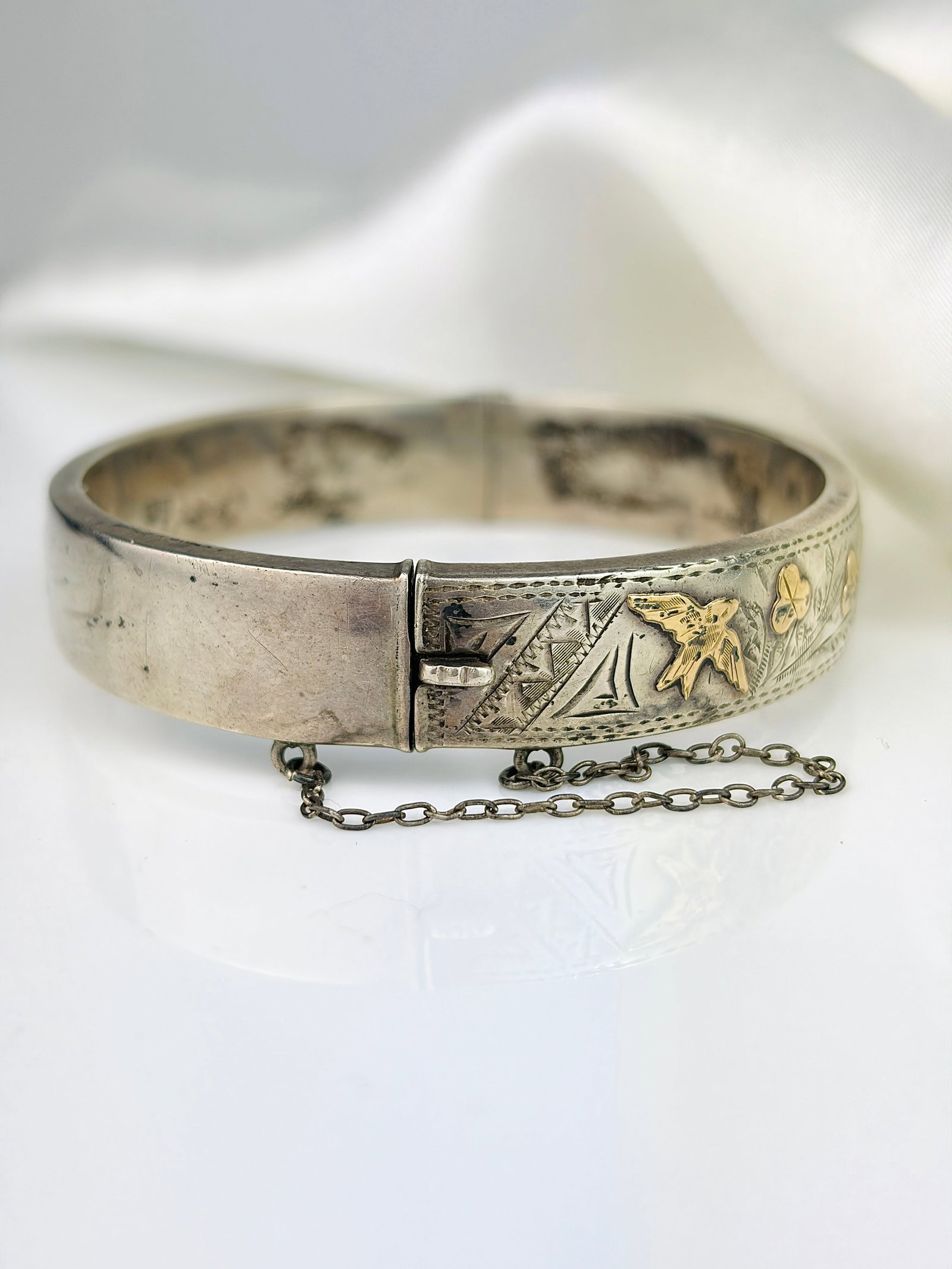 VINTAGE SILVER GOLD OVERLAY BIRD AND FLOWER BANGLE BRACELET - 5