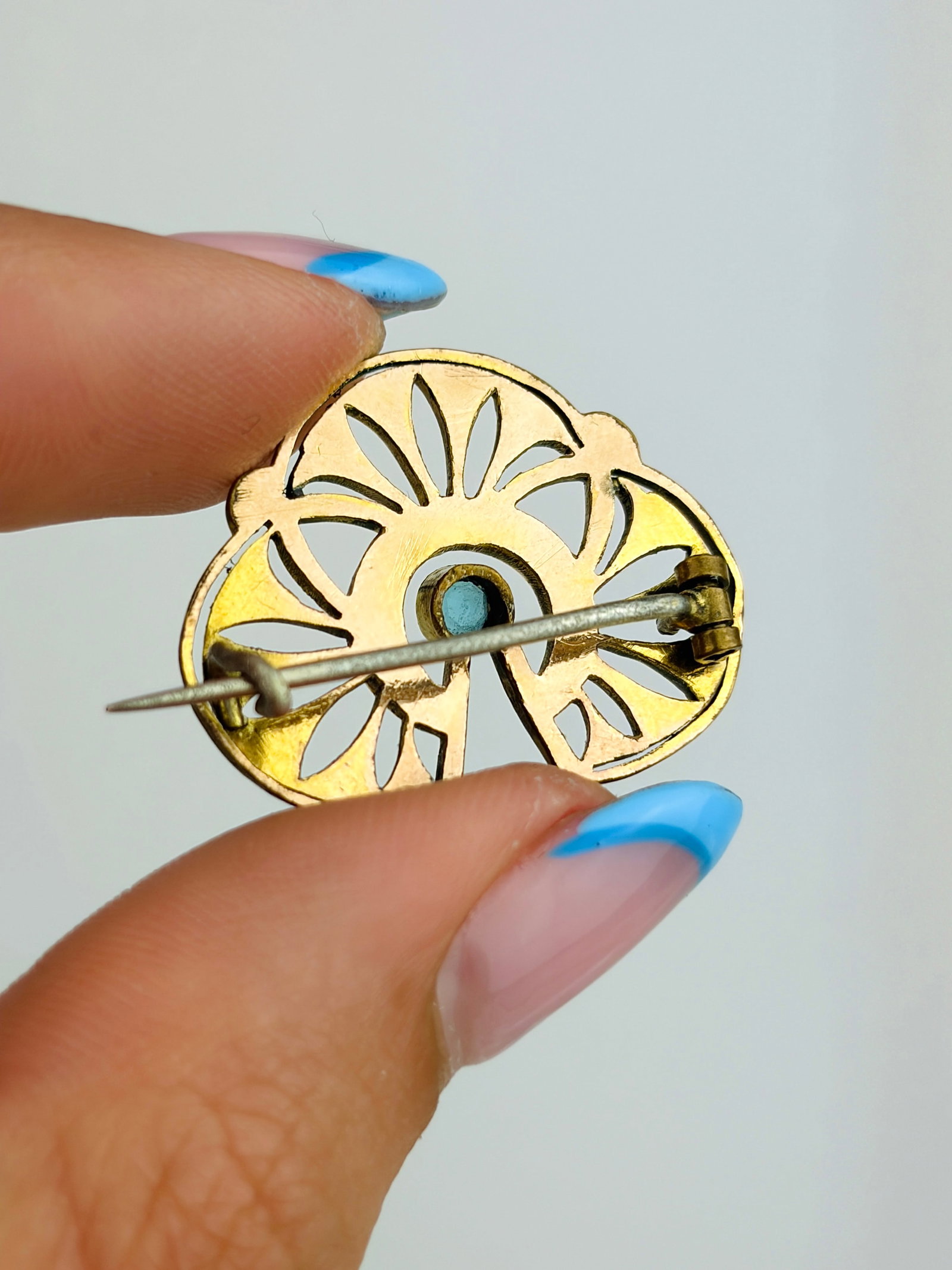 ROLLED GOLD ORNATE BROOCH - 3