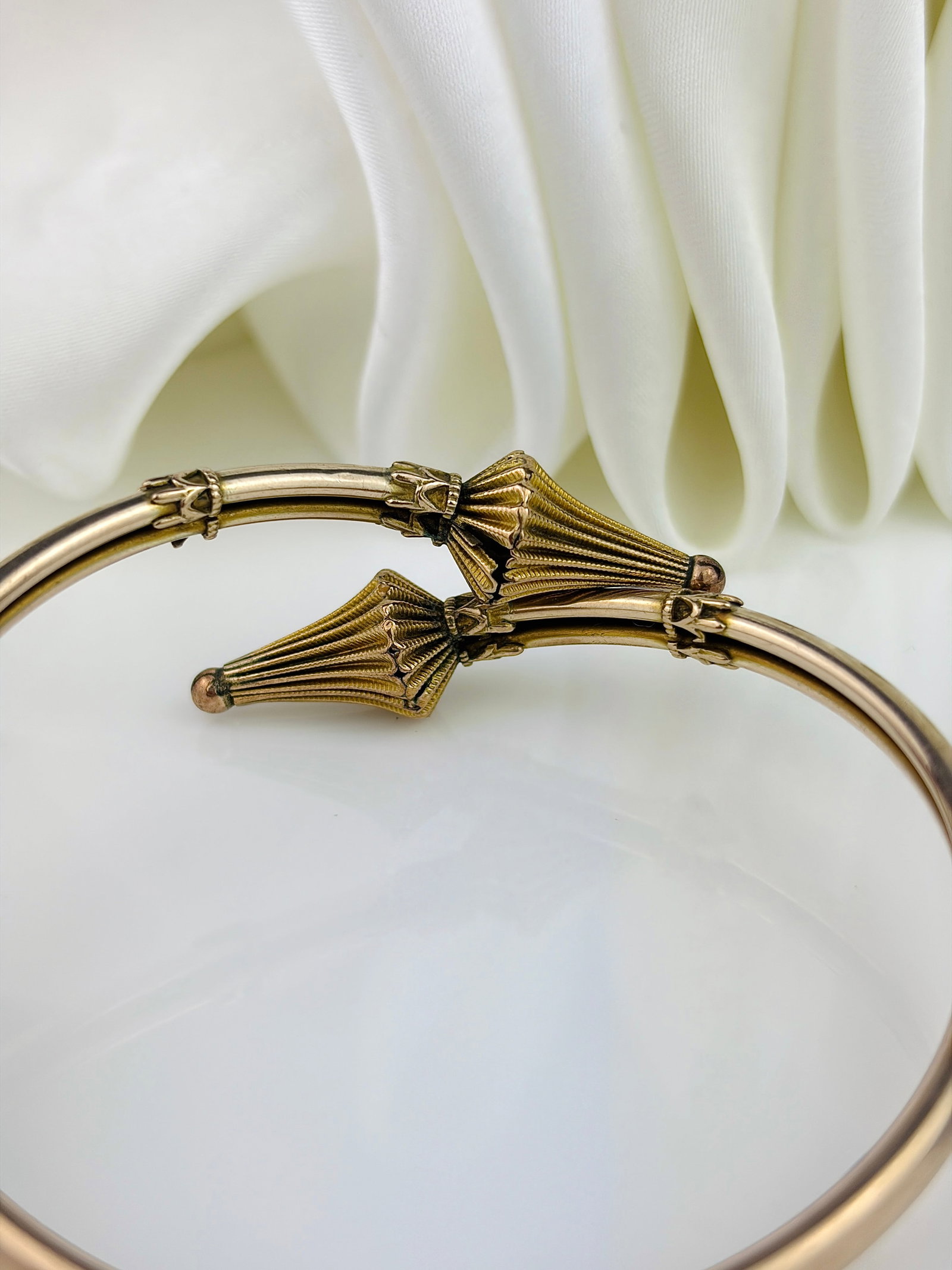 UNUSUAL DESIGN 9CT GOLD BANGLE / BRACELET - 4