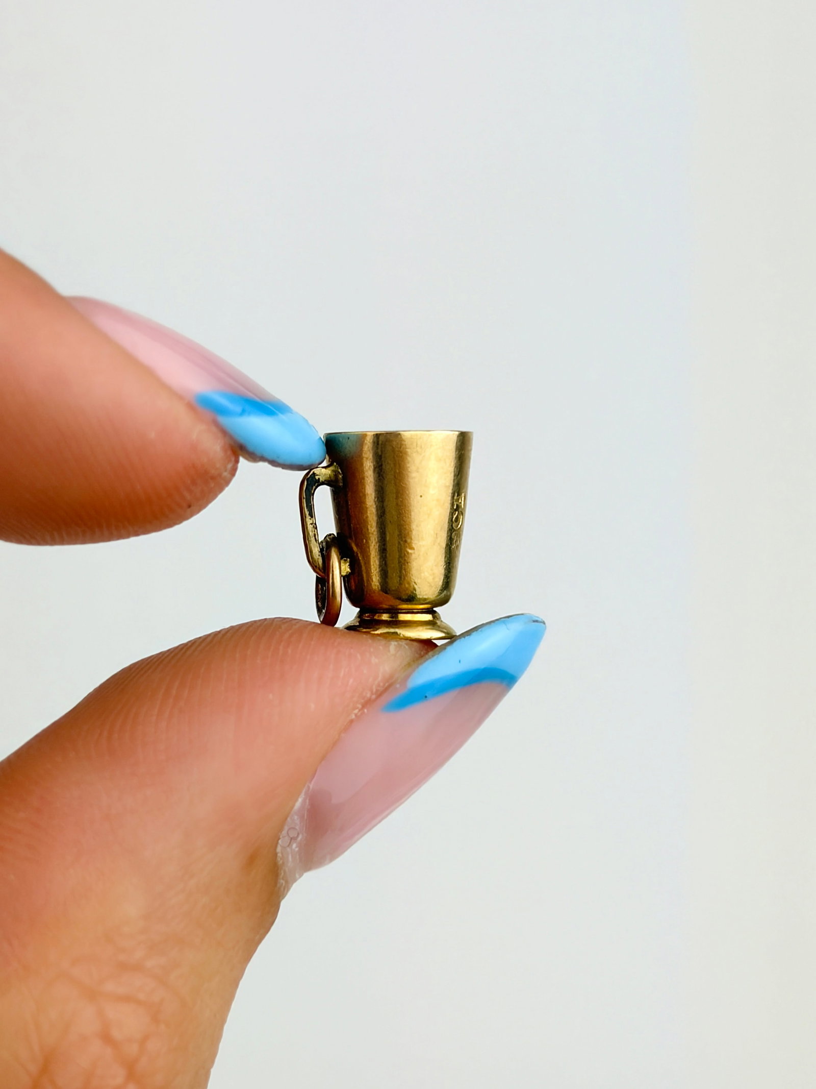 VINTAGE 9CT GOLD MUG CHARM - 2