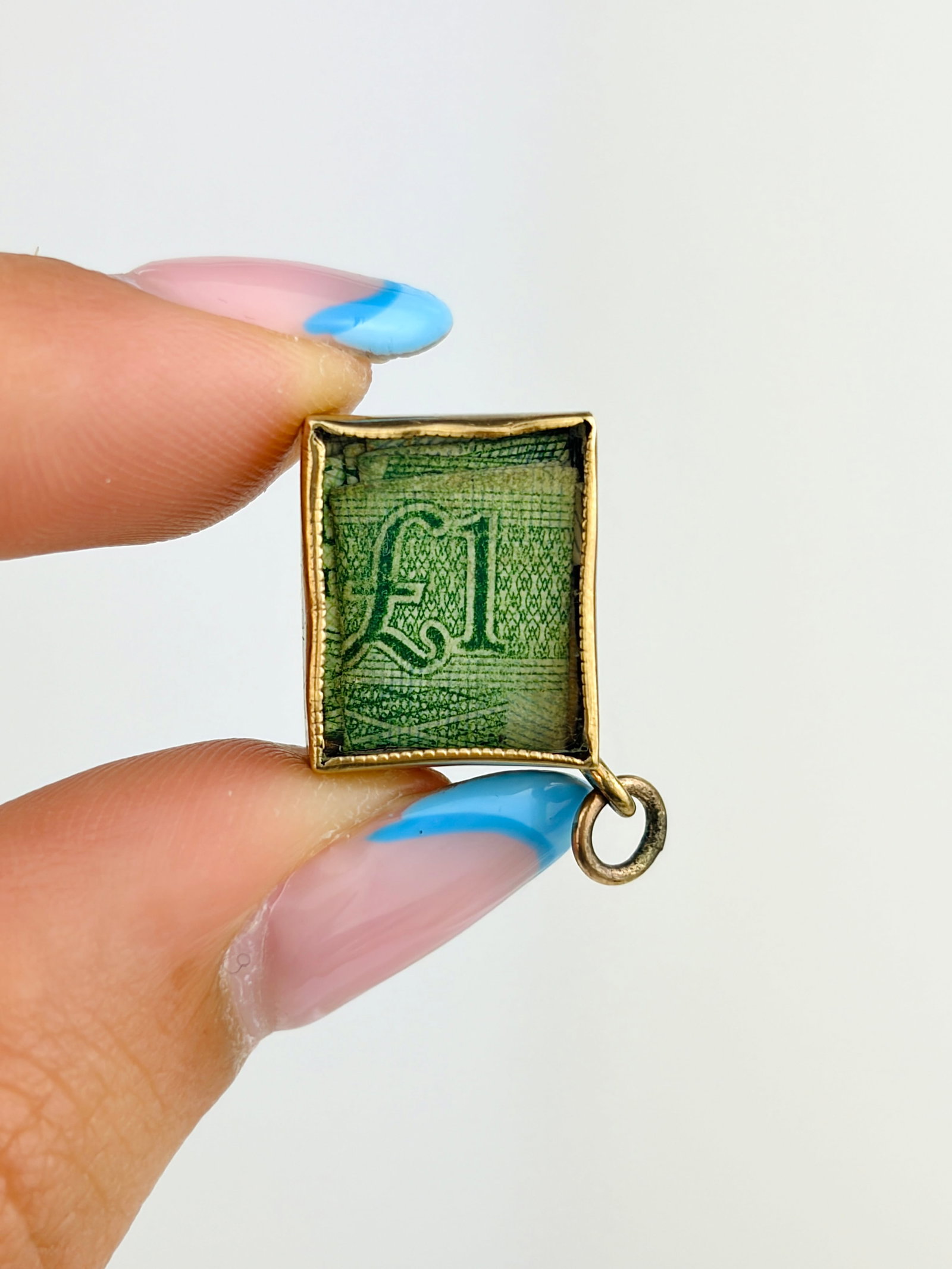VINTAGE 9CT GOLD £1 'IN EMERGENCY BREAK GLASS' CHARM - 4