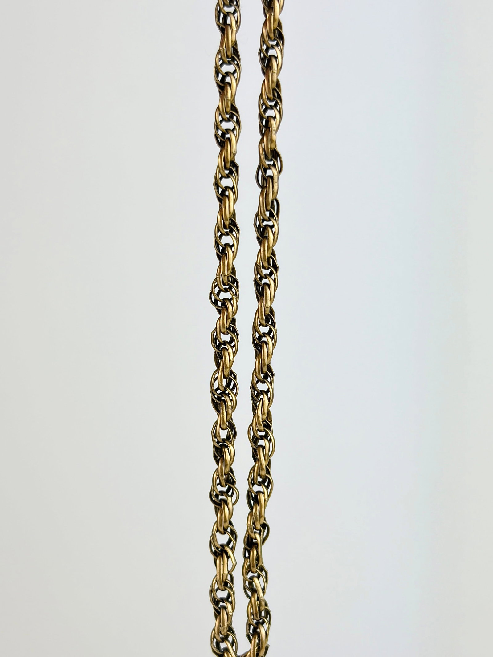 VINTAGE 9CT YELLOW GOLD TWIST BRACELET: VINTAGE 9CT YELLOW GOLD TWIST BRACELET A classic bracelet!