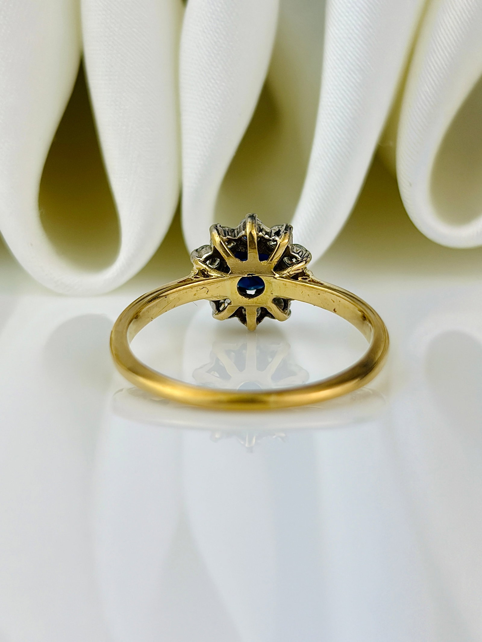 sweet sapphire and diamond flower ring in 18ct yellow gold - 3