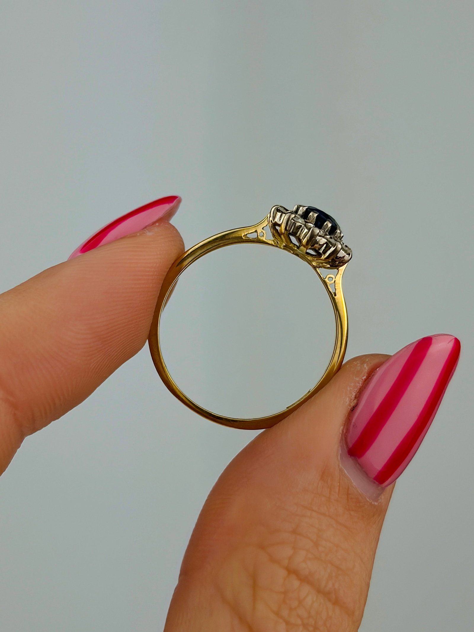 sweet sapphire and diamond flower ring in 18ct yellow gold - 6