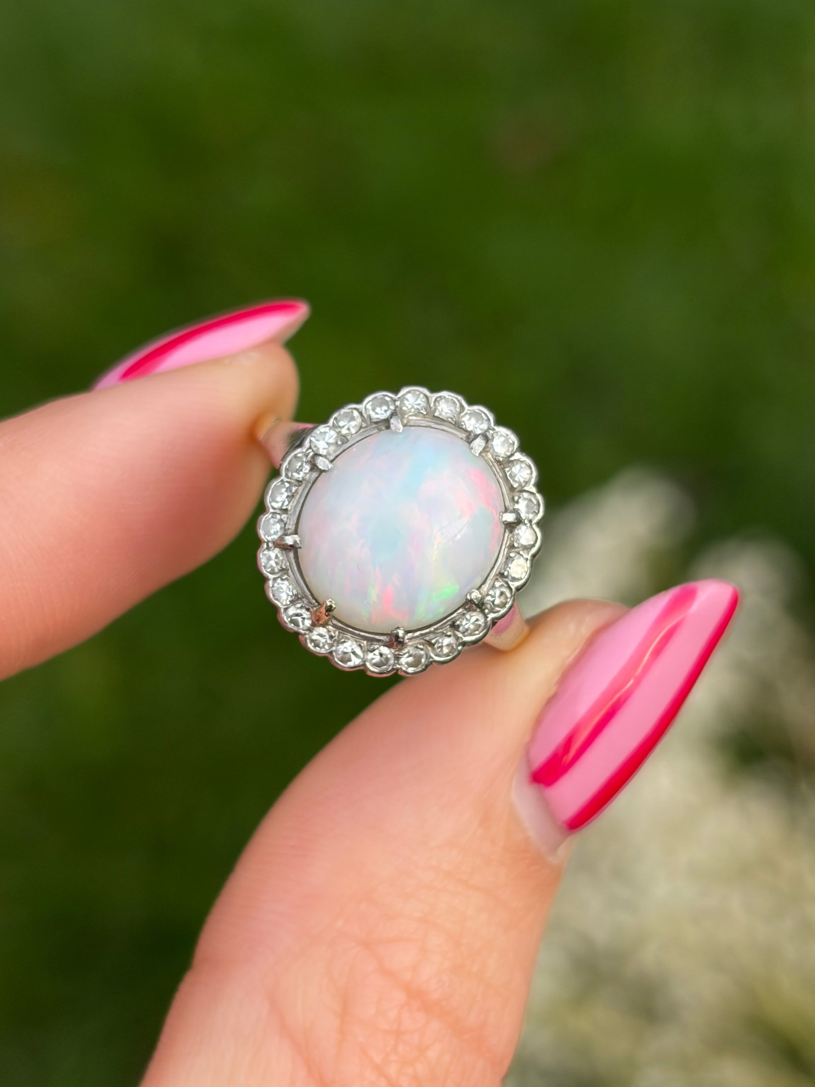 vintage 18ct gold opal and diamond halo ring - 10