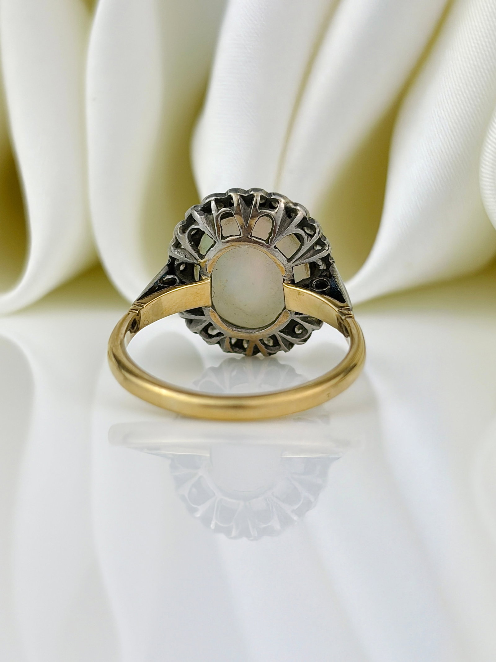 vintage 18ct gold opal and diamond halo ring - 3