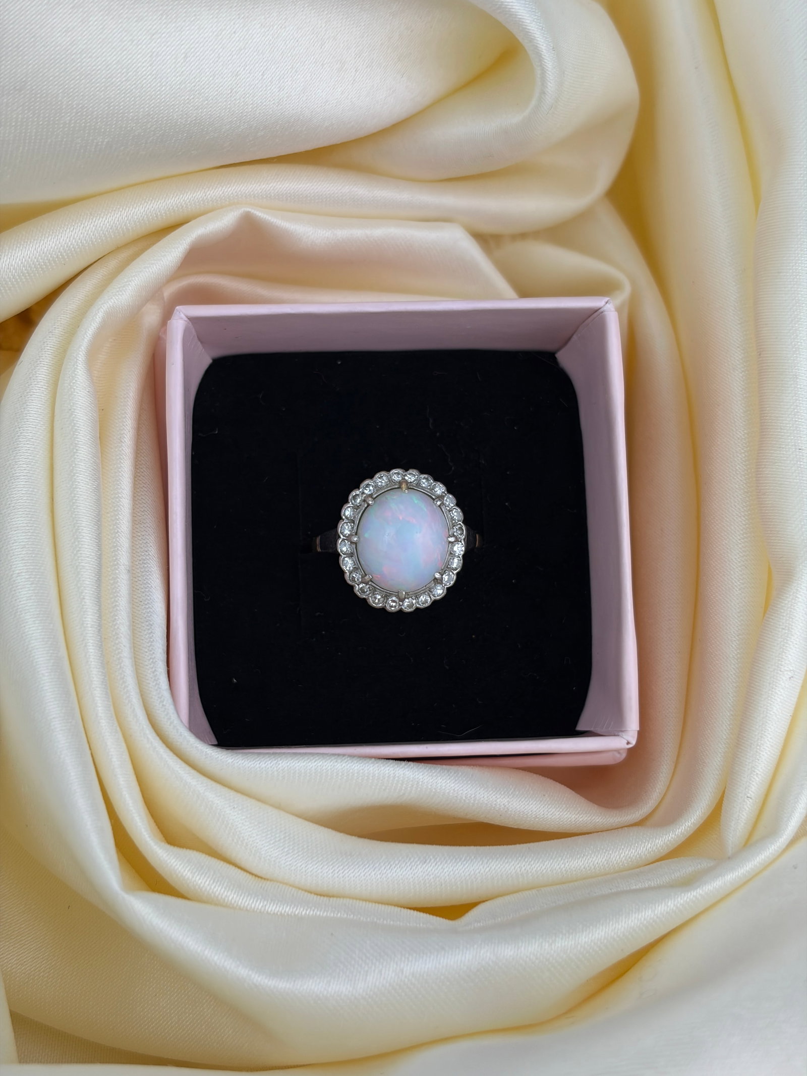 vintage 18ct gold opal and diamond halo ring - 7