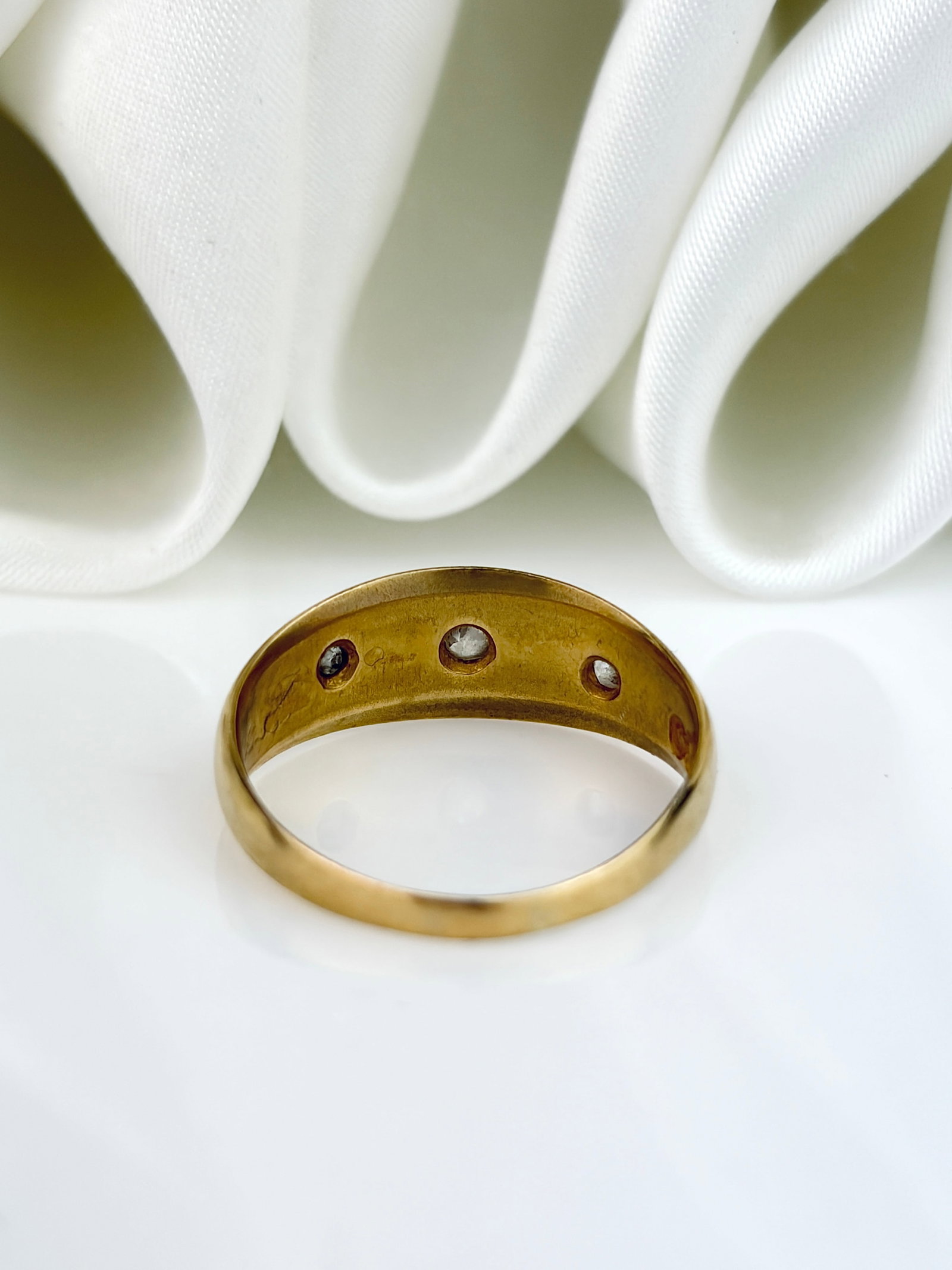 Antique 18ct Yellow Gold Diamond Star 3 Stone Ring - 3