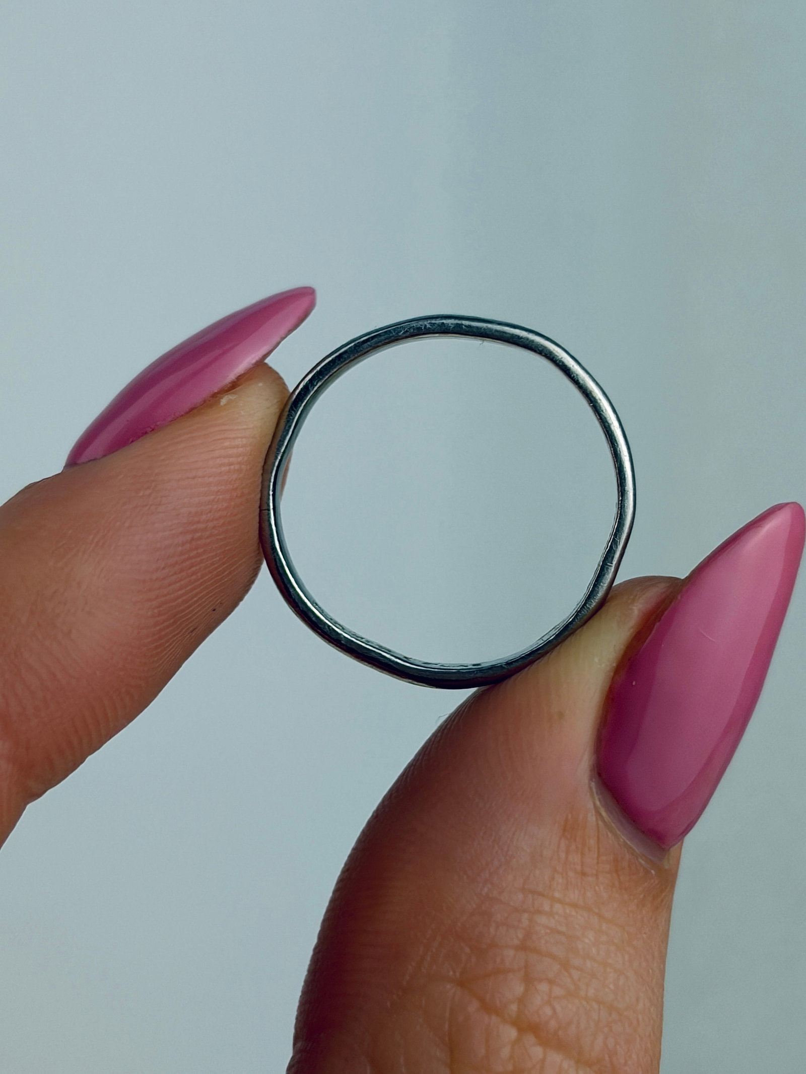 ANTIQUE PLATINUM BAND "FIDELITY" RING - 5