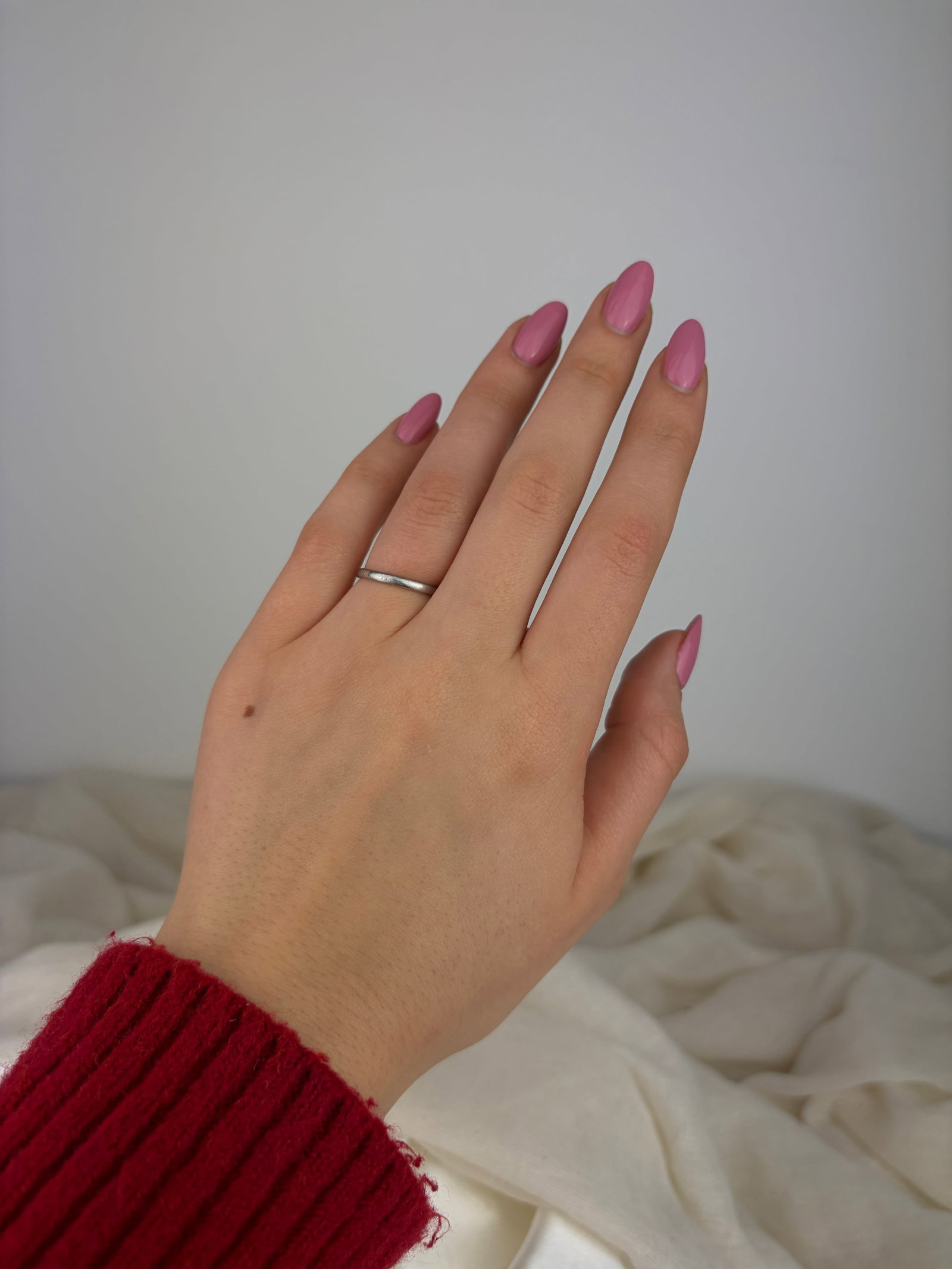 ANTIQUE PLATINUM BAND "FIDELITY" RING - 6