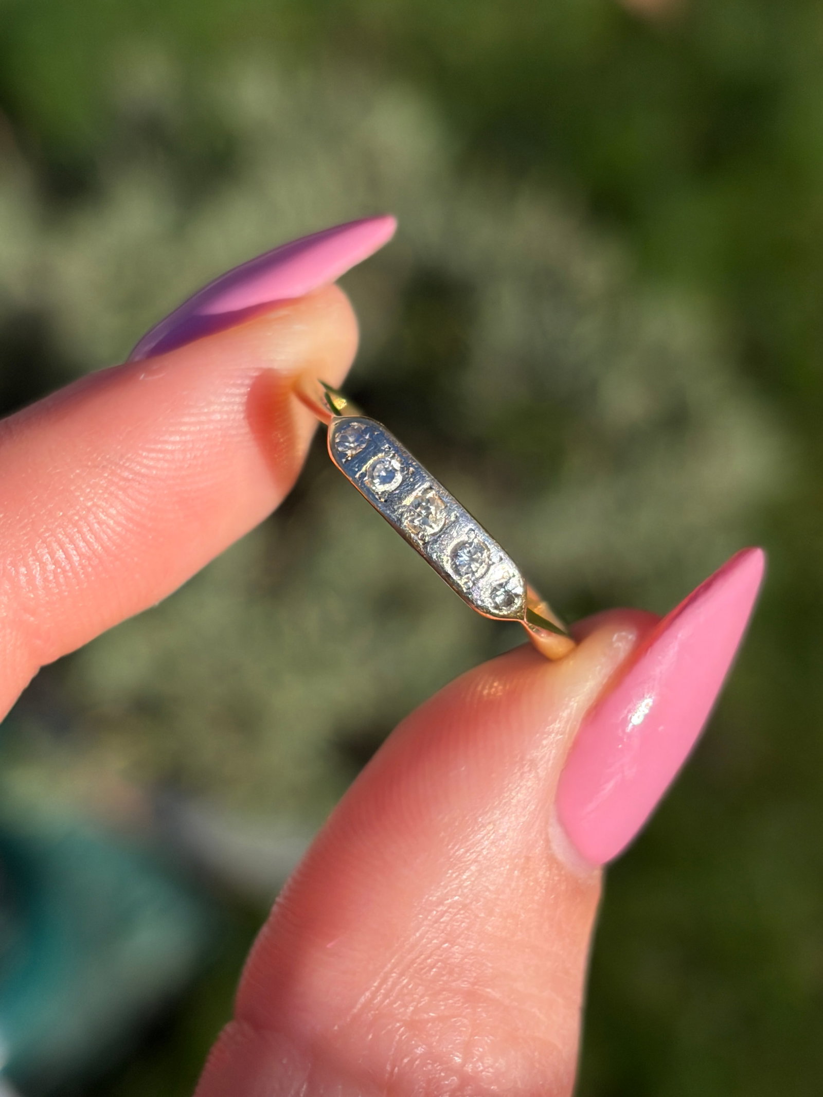 ANTIQUE ART DECO ERA 18CT YELLOW GOLD AND PLATINUM 5 STONE RING - 2