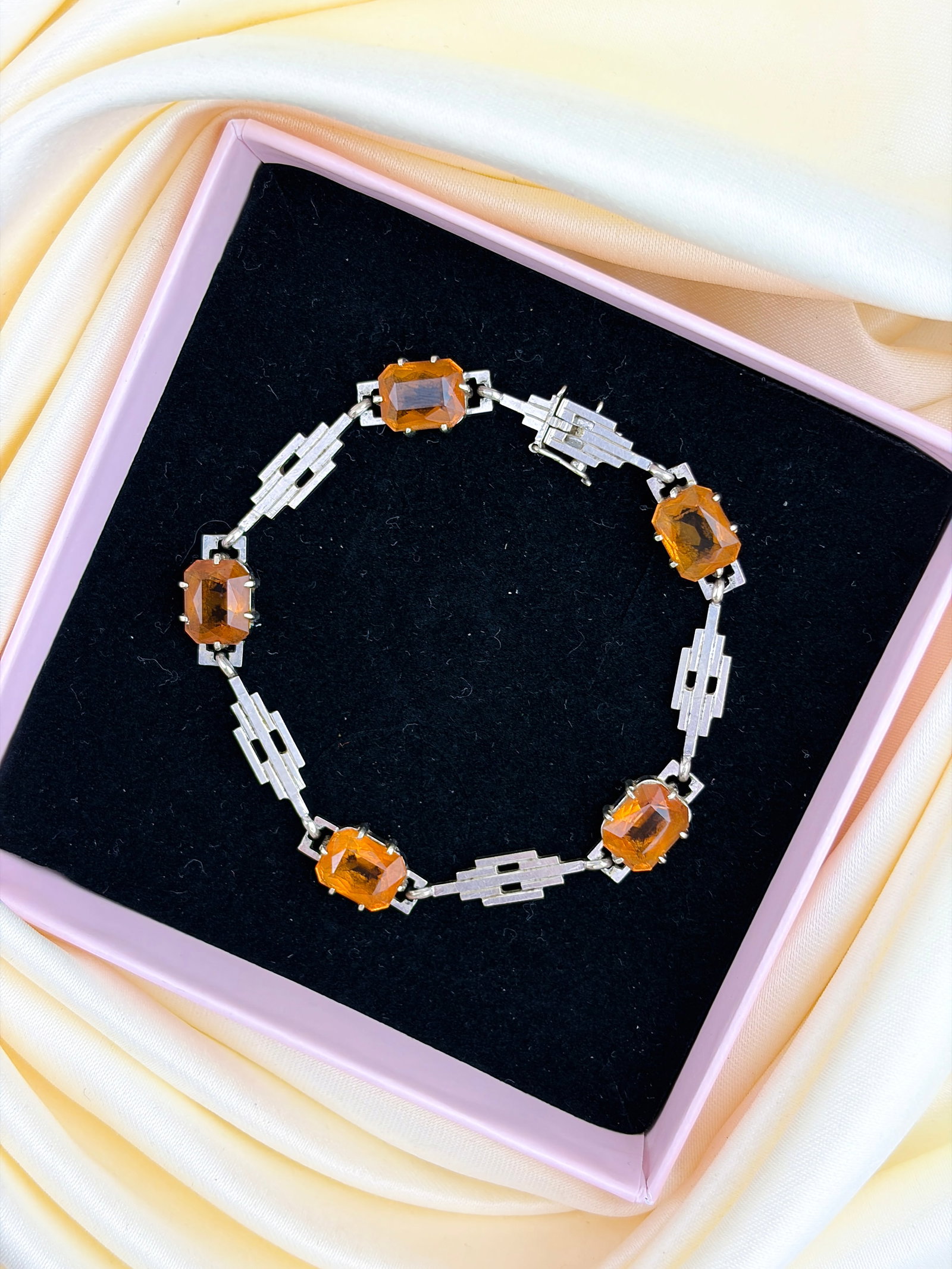 ART DECO ERA 9CT WHITE GOLD AND CITRINE BRACELET - 7