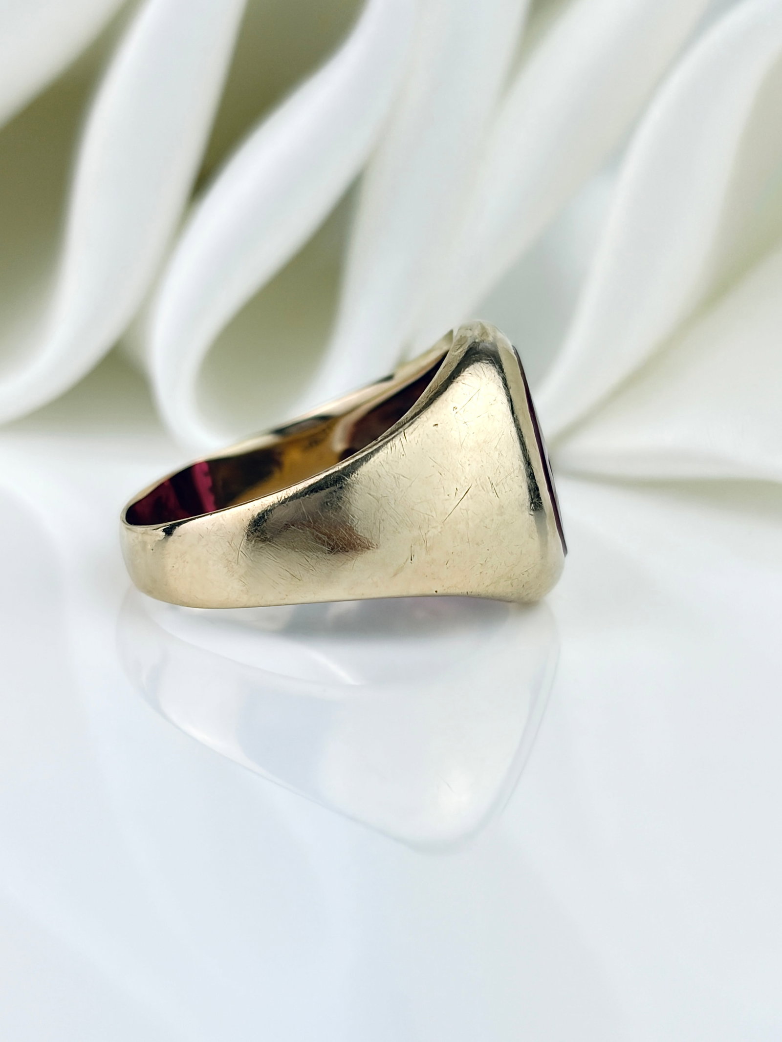 Vintage 10ct Yellow Gold Carved Masonic Ruby Intaglio Signet Ring - 2