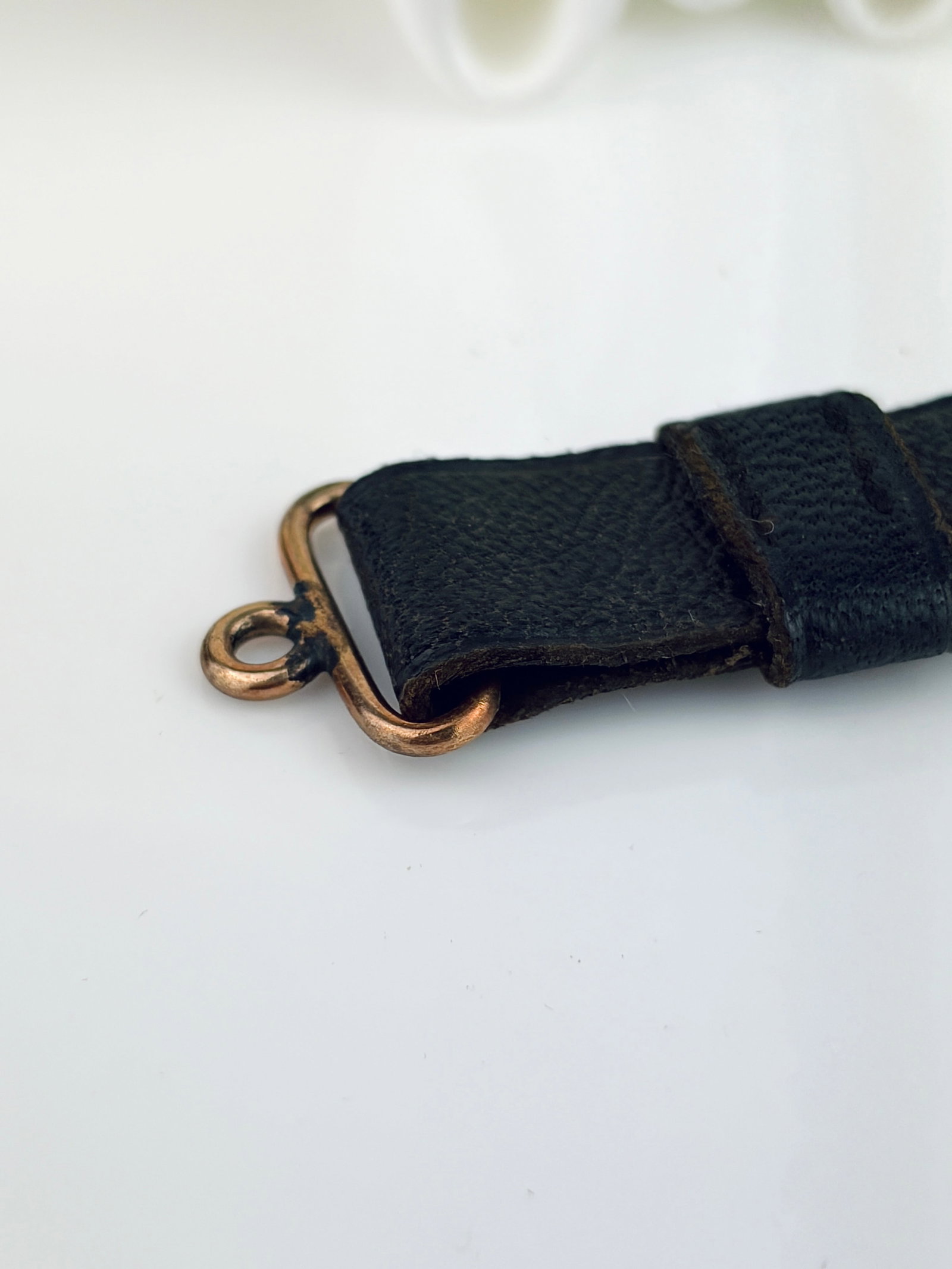 ANTIQUE CHUNKY 15CT GOLD SPINNING FOB SEAL PENDANT ON ANTIQUE LEATHER BRACELET - 4